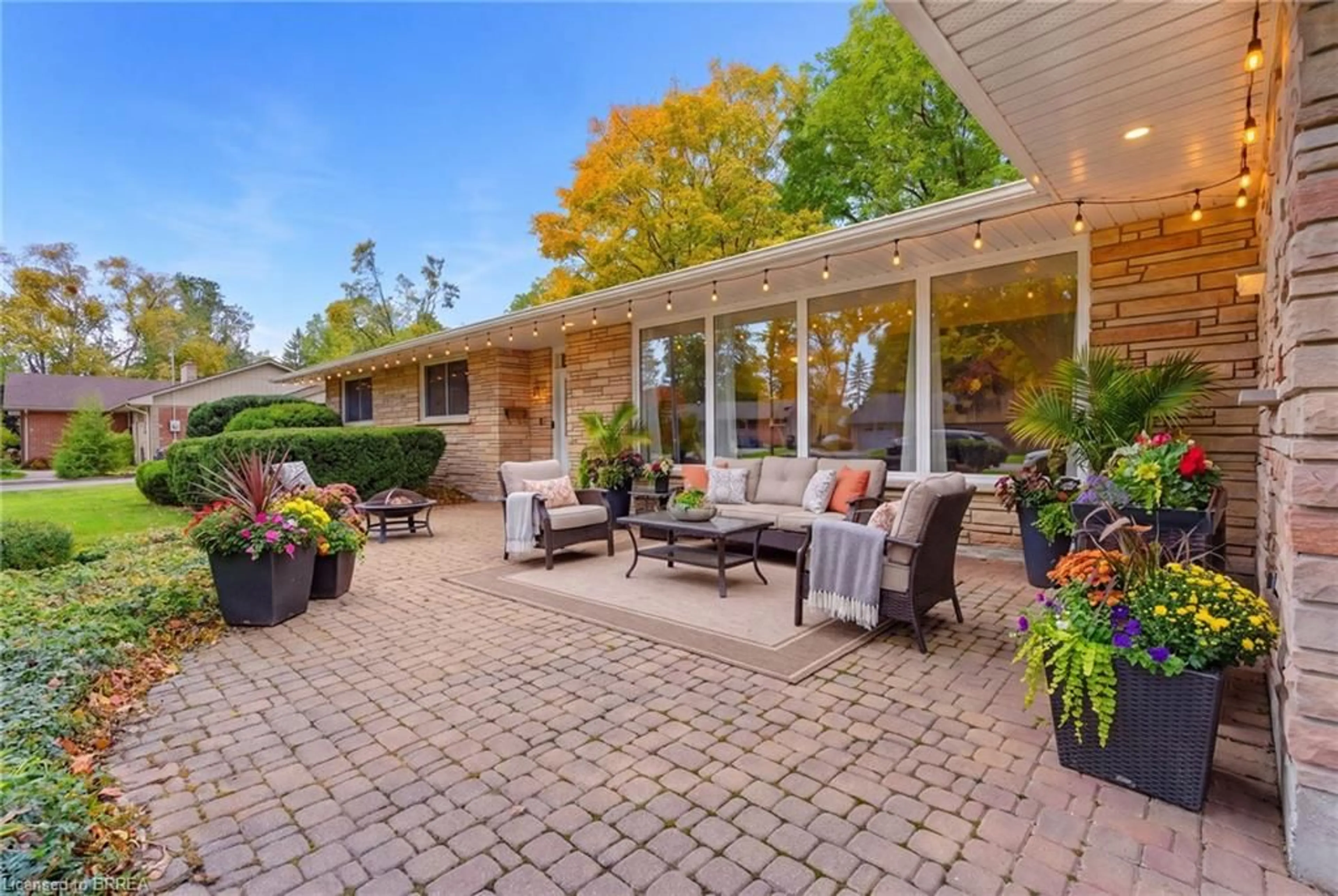 Patio, street for 11 Belholme Ave, Brantford Ontario N3T 1R9