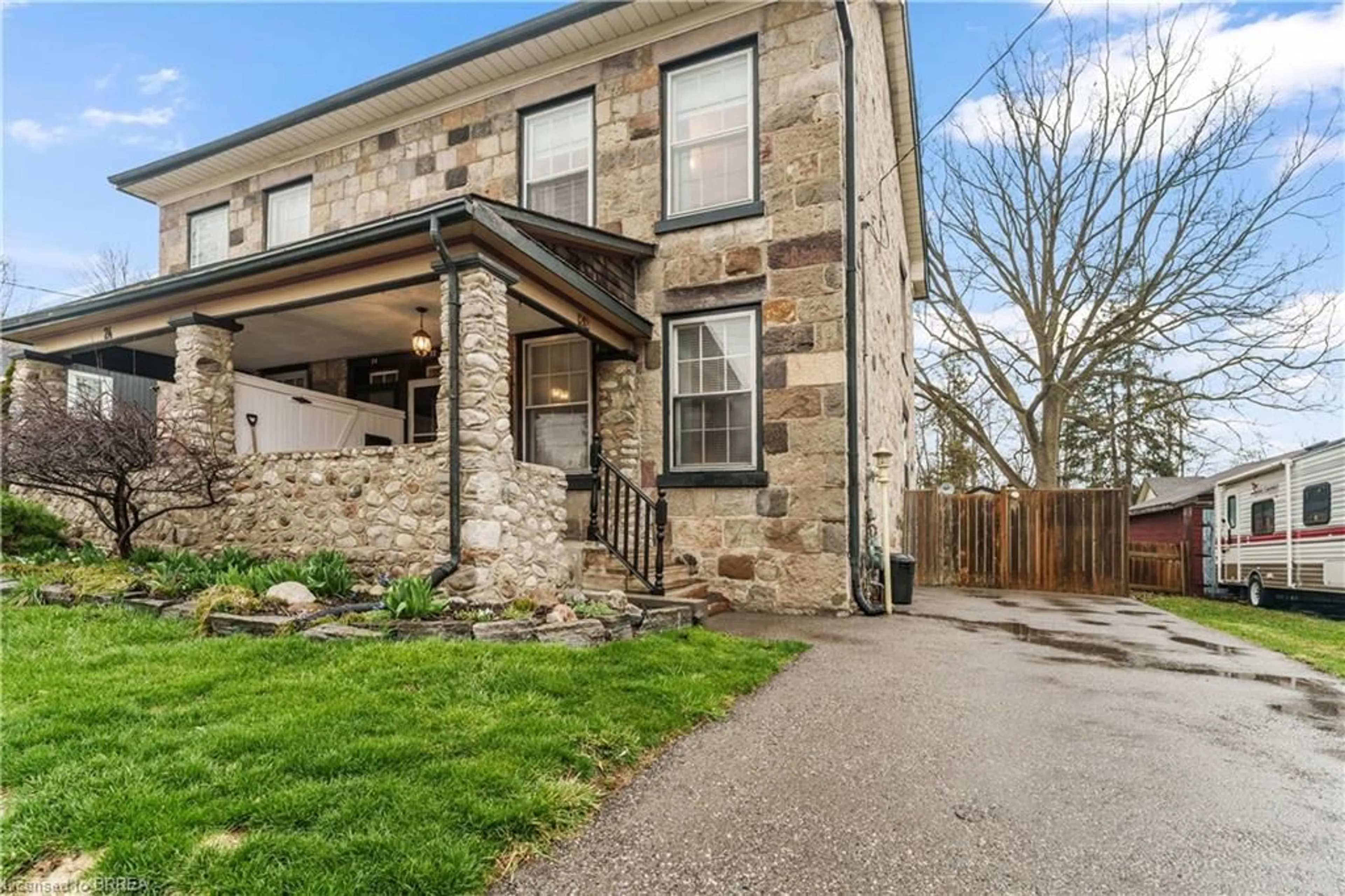 Home with brick exterior material, street for 22 Main St, Paris Ontario N3L 1E3
