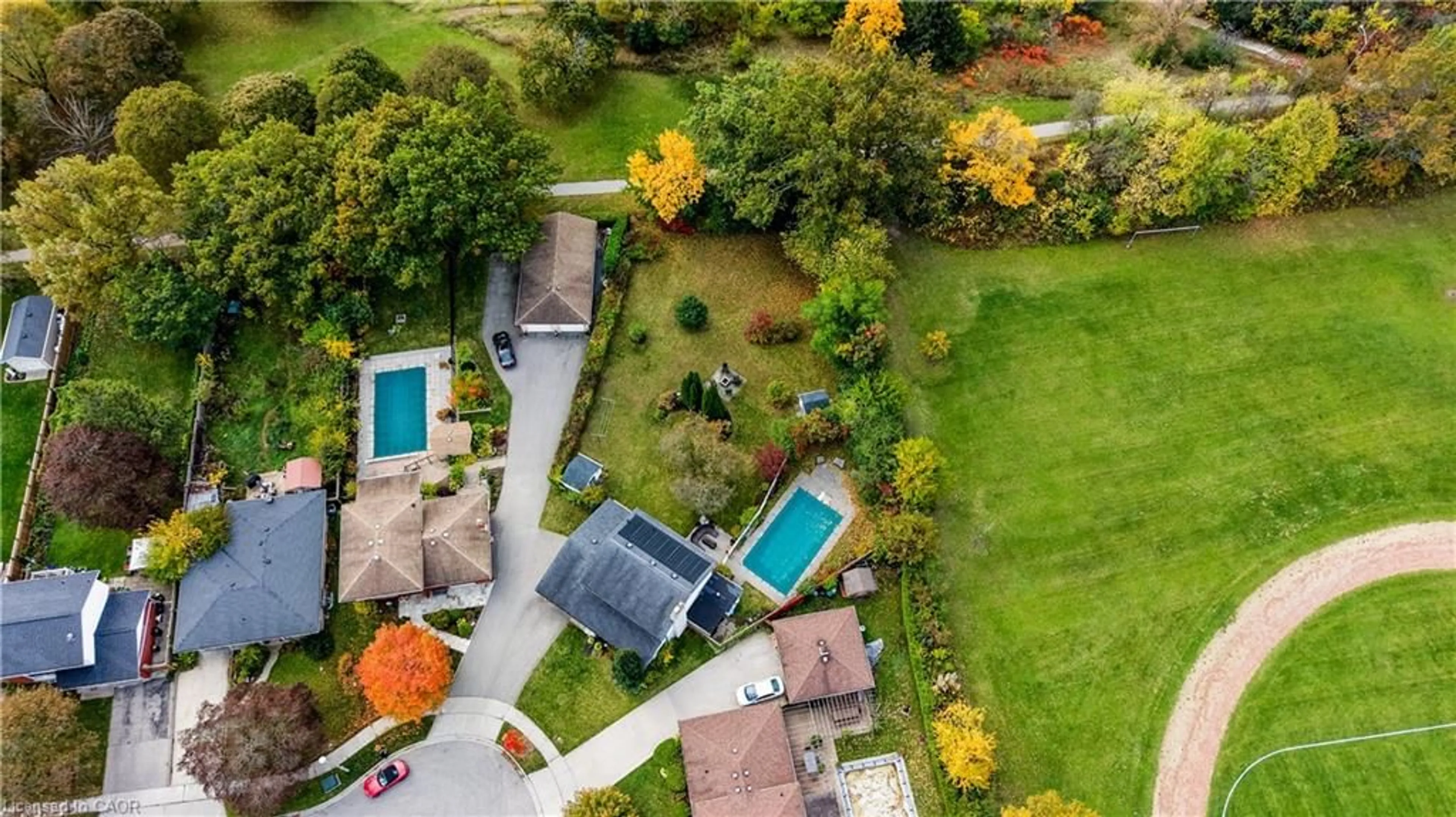 A pic from outside/outdoor area/front of a property/back of a property/a pic from drone, street for 105 Dorset Rd, Cambridge Ontario N1R 2X1