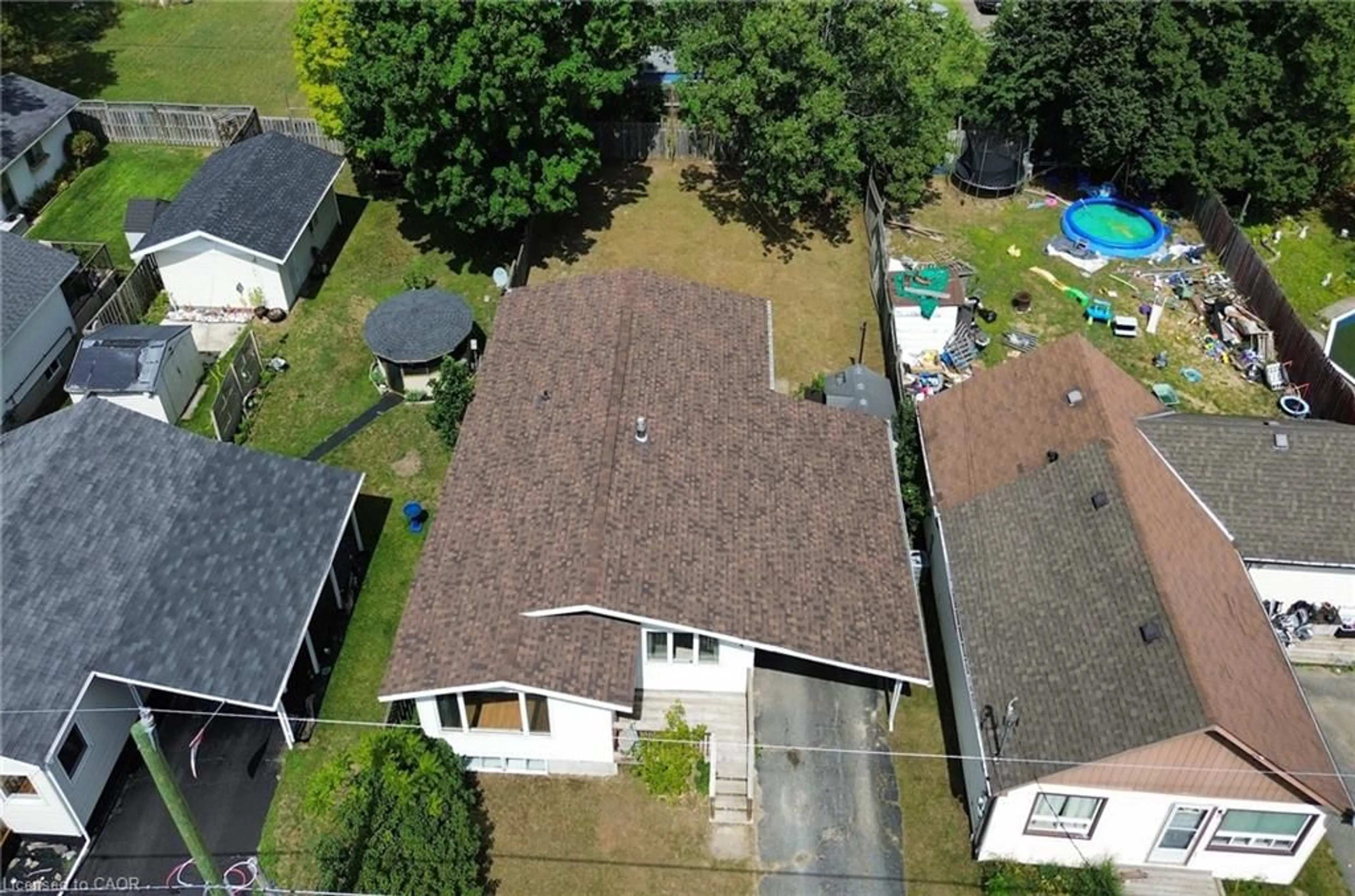 A pic from outside/outdoor area/front of a property/back of a property/a pic from drone, street for 394 Albert St, Espanola Ontario P5E 1K7