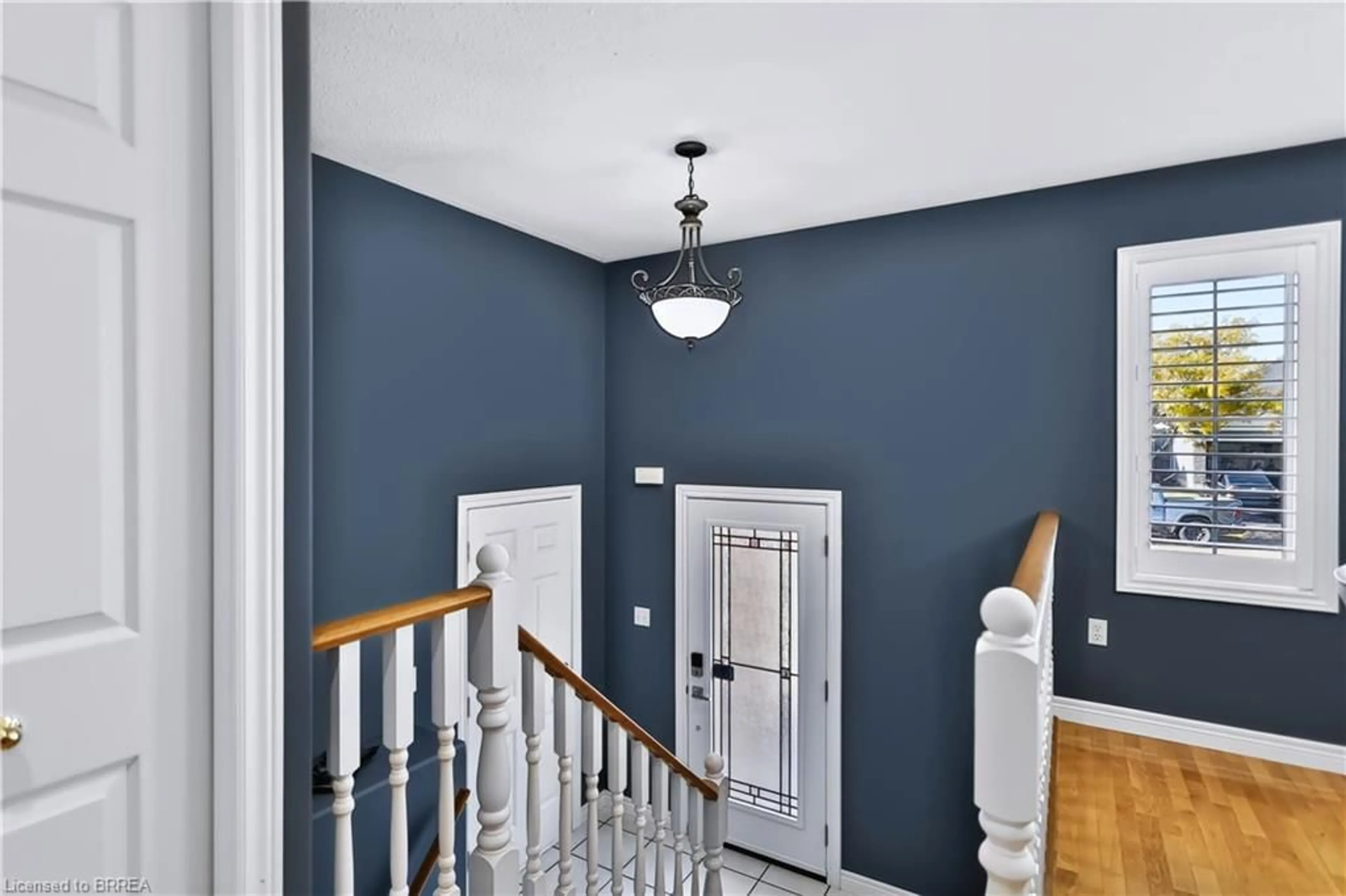Indoor entryway for 50 Brewster Way, Brantford Ontario N3T 6N4