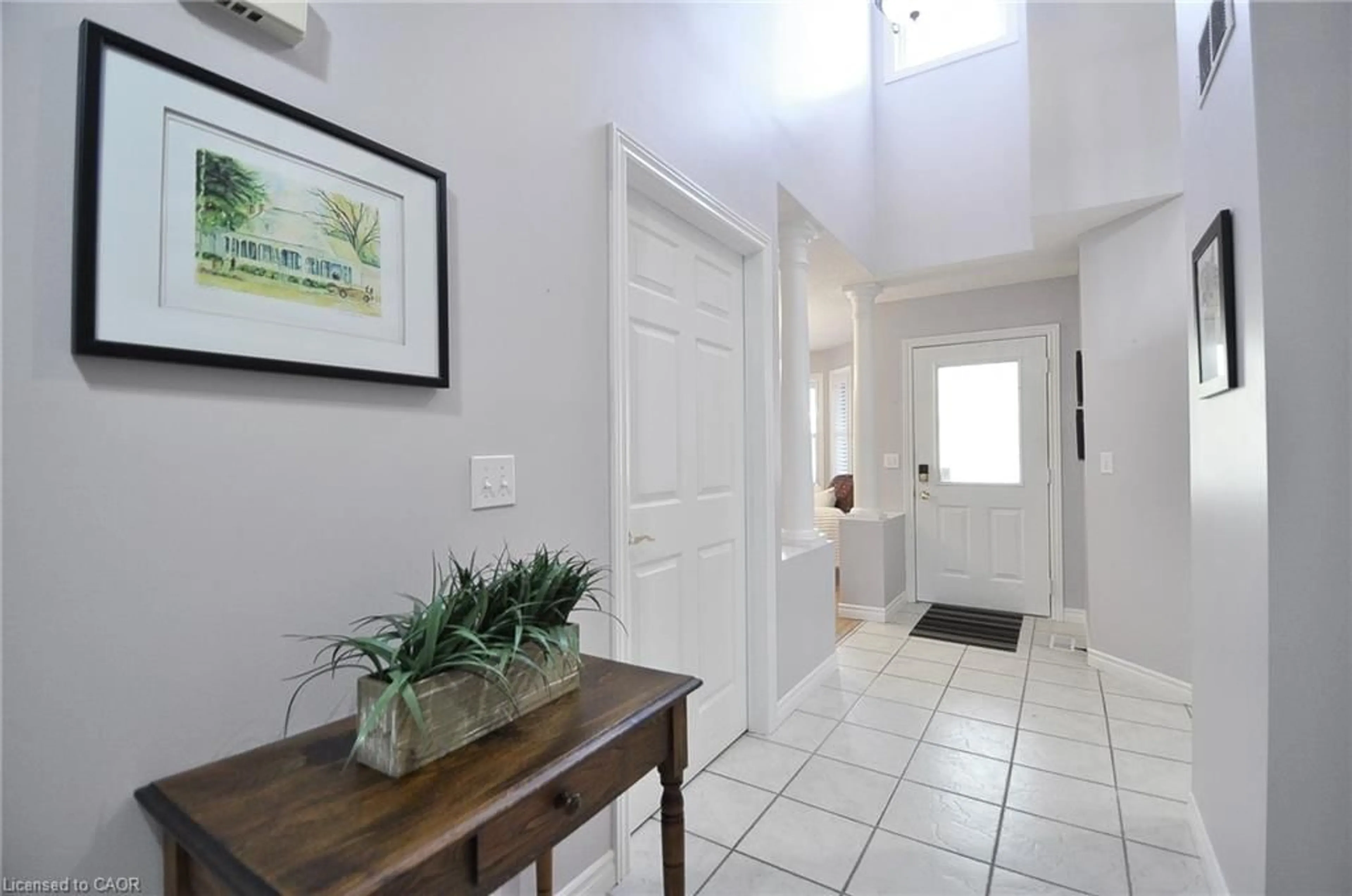 Indoor entryway for 6 Terraview Cres, Guelph Ontario N1G 5B1
