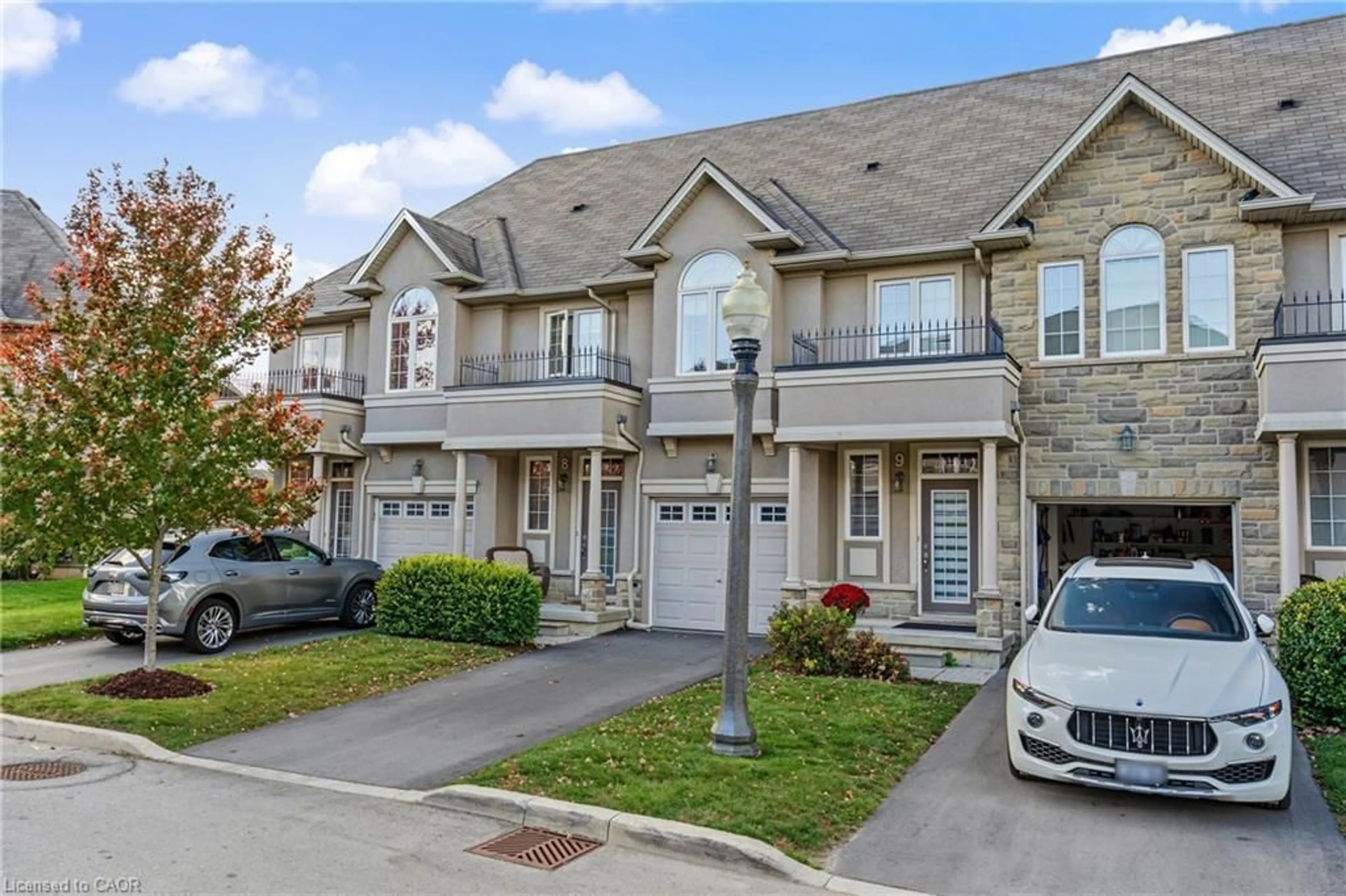 A pic from outside/outdoor area/front of a property/back of a property/a pic from drone, street for 370 Stonehenge Dr #8, Ancaster Ontario L9K 0H9