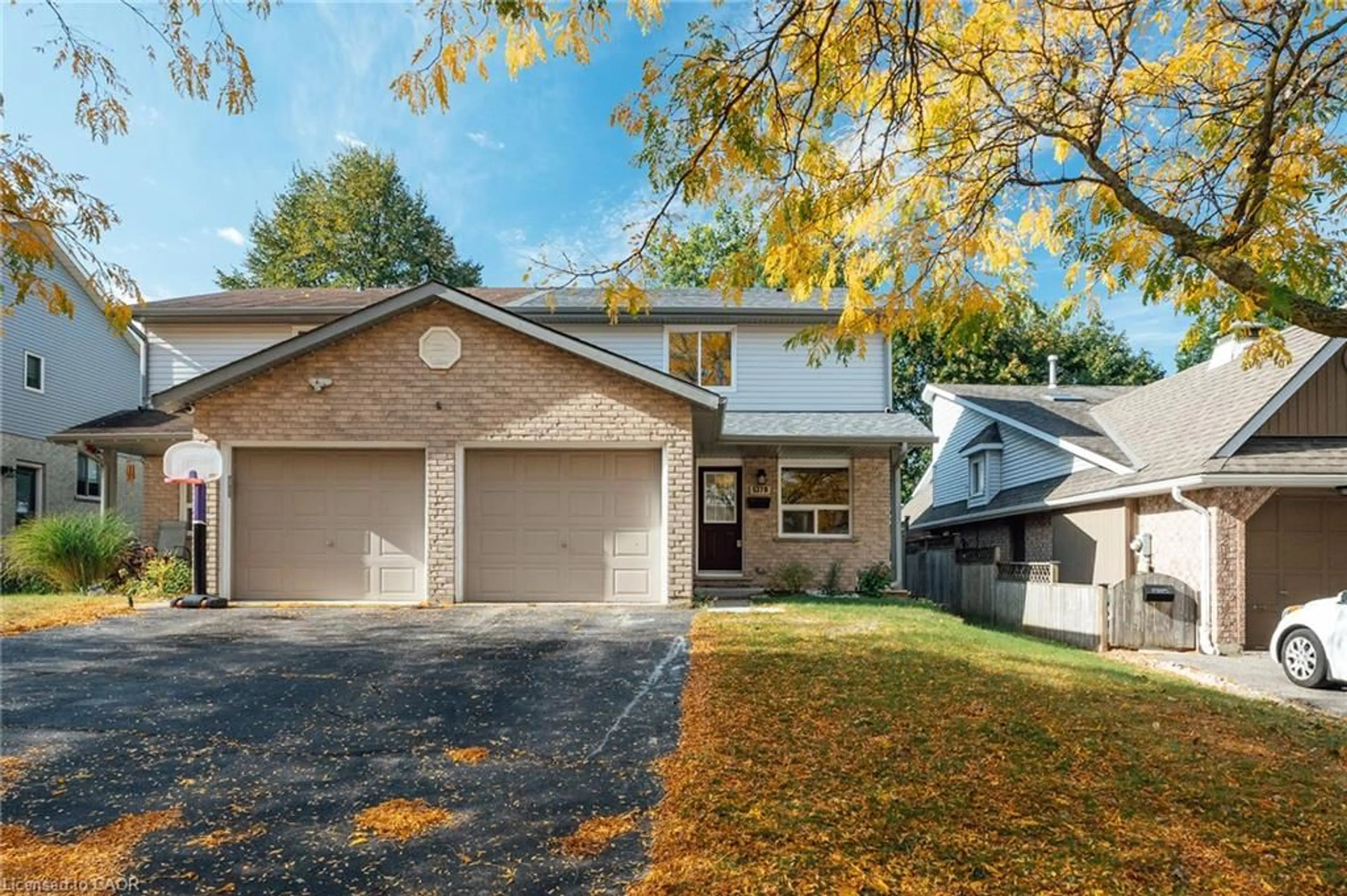 Unknown for 537B Barwick Cres, Waterloo Ontario N2K 3P4