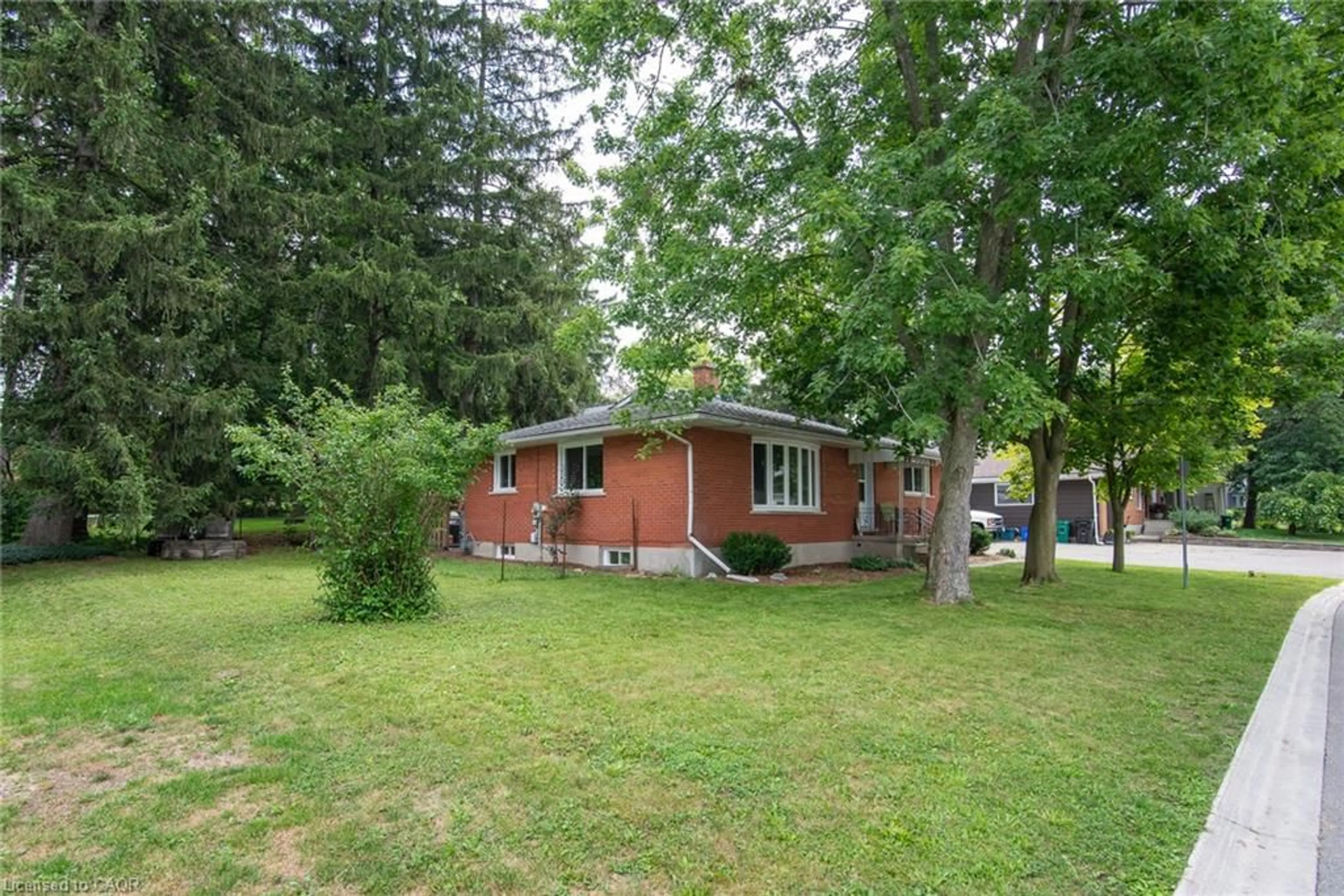 Home with brick exterior material, street for 13 Lewis St, New Hamburg Ontario N3A 1P5
