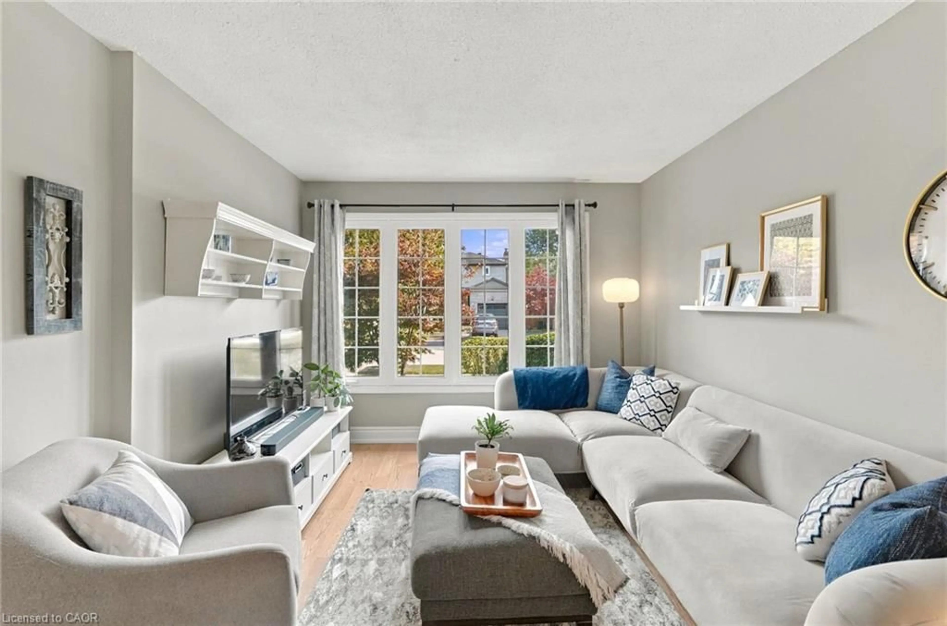 Living room with furniture, unknown for 188 Summerfield Dr, Oakville Ontario L6L 5N8