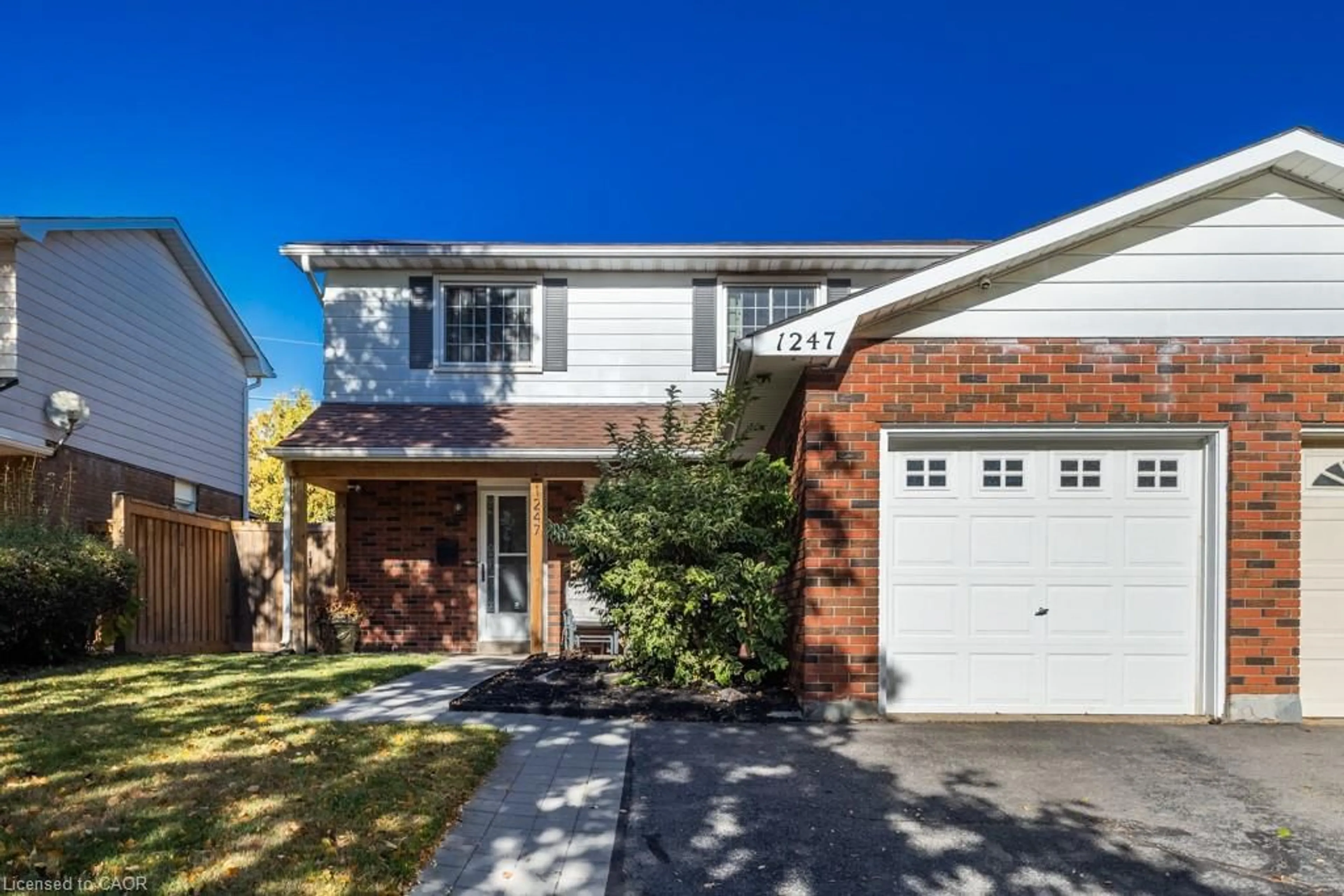 Home with brick exterior material, street for 1247 Nottingham Ave, Burlington Ontario L7P 2R5