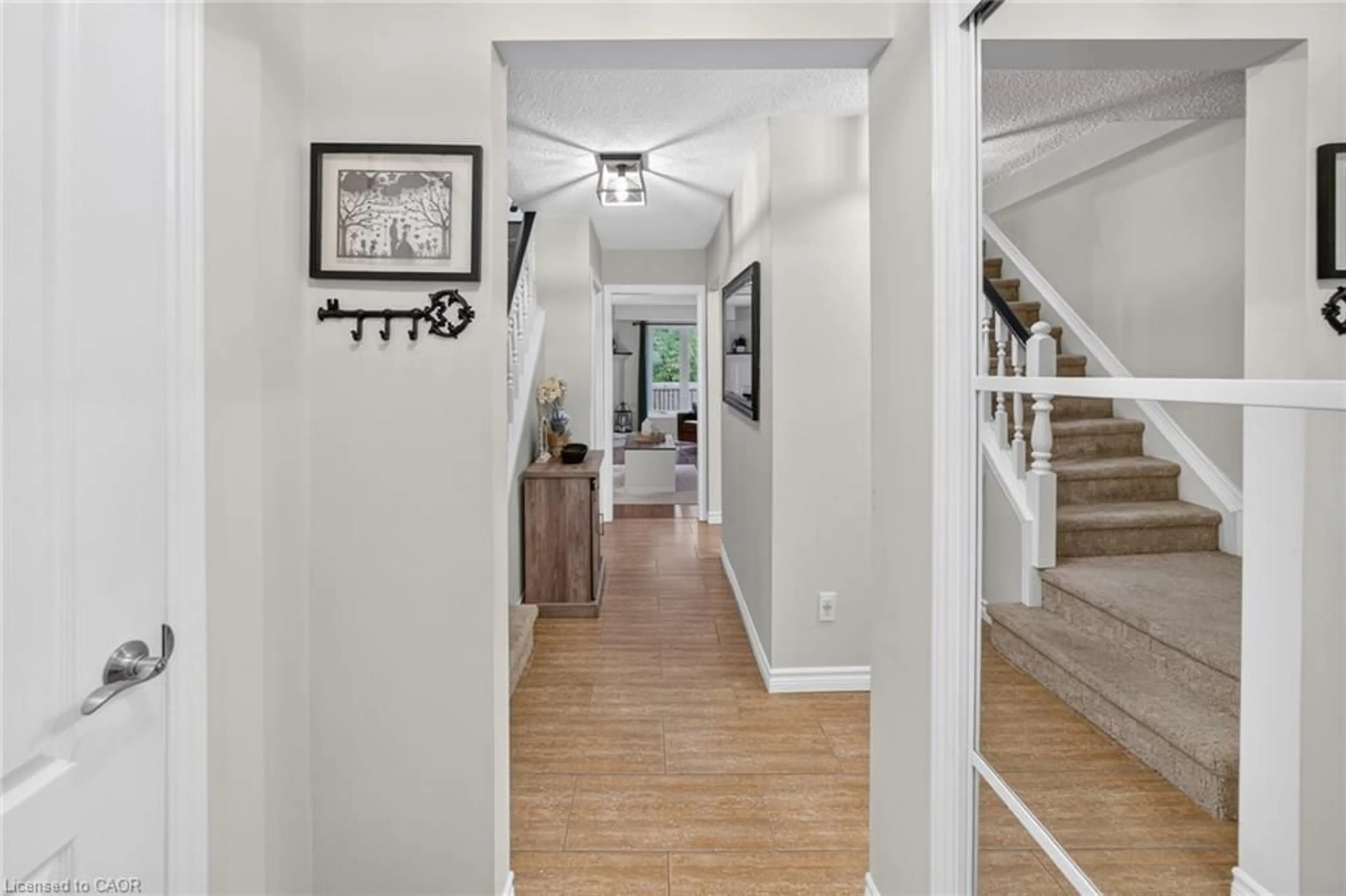 Indoor entryway for 2 Cindy Ave, Cambridge Ontario N3C 3J2