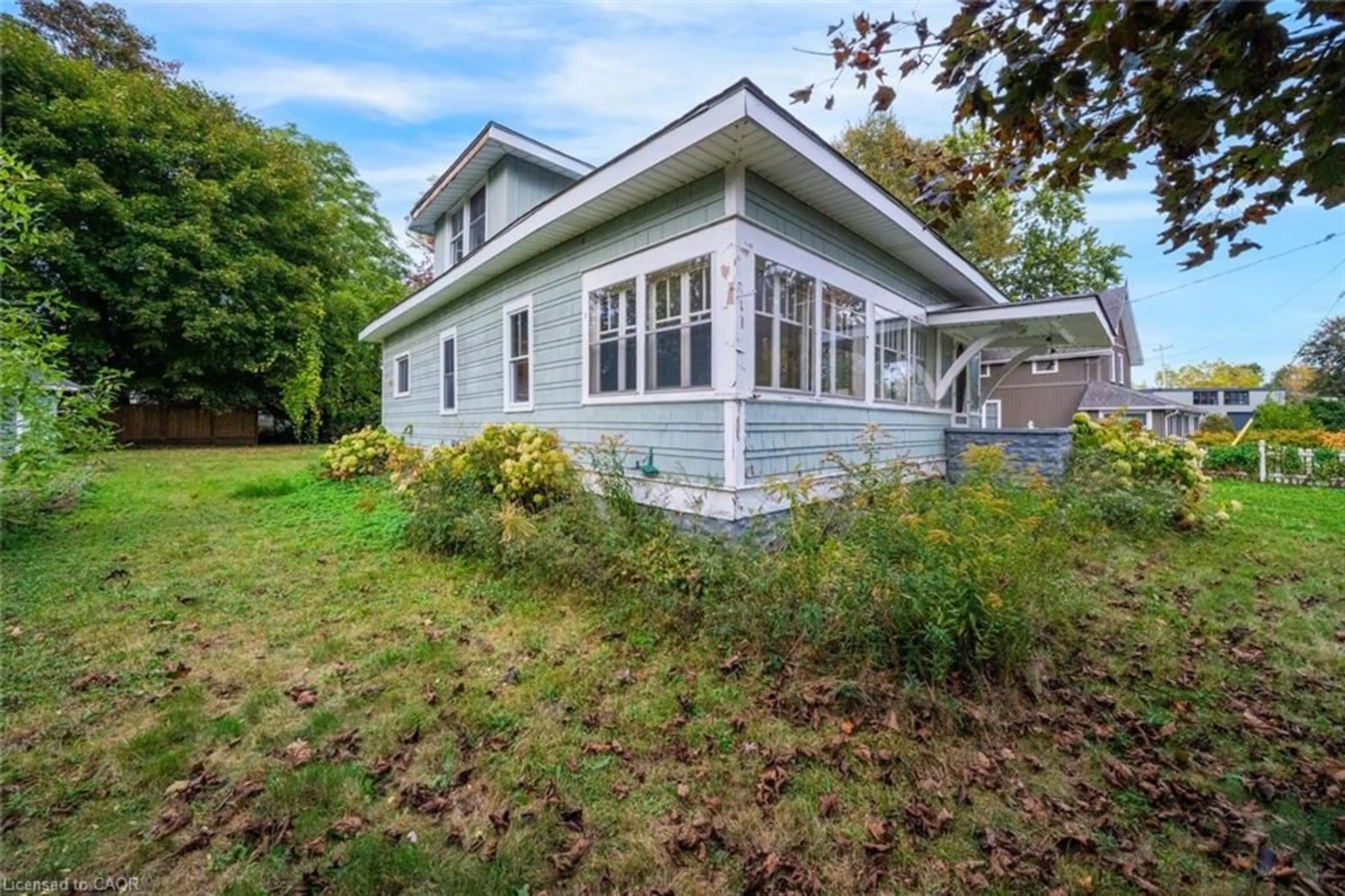 Home with vinyl exterior material, unknown for 42 Cambridge Rd, Crystal Beach Ontario L0S 1B0