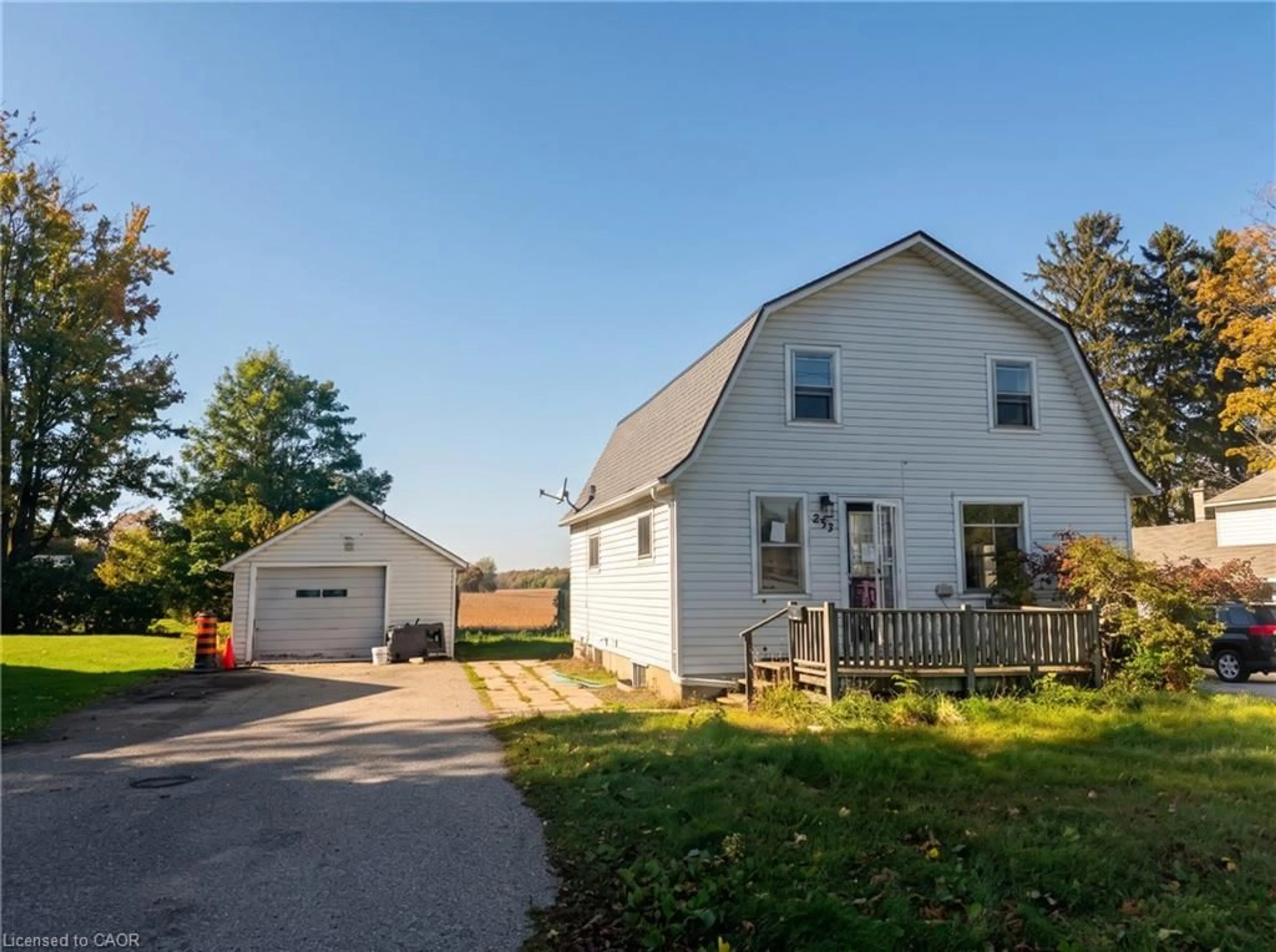 A pic from outside/outdoor area/front of a property/back of a property/a pic from drone, street for 233 Talbot St, Courtland Ontario N0J 1E0