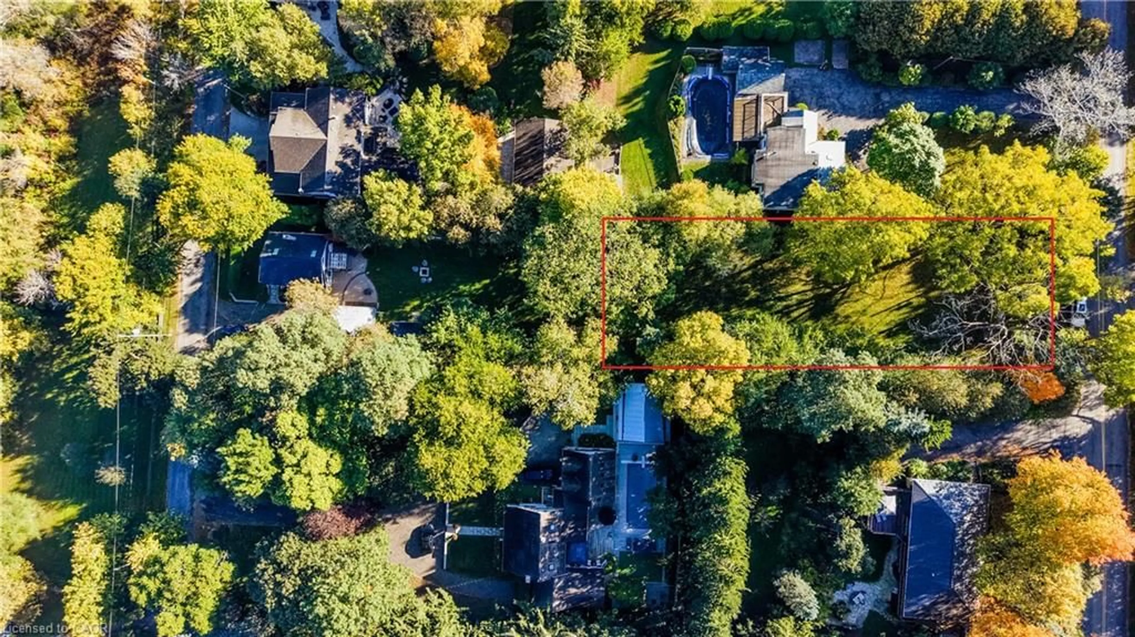 A pic from outside/outdoor area/front of a property/back of a property/a pic from drone, unknown for 32 Old Mill Rd, Cambridge Ontario N3H 4R8