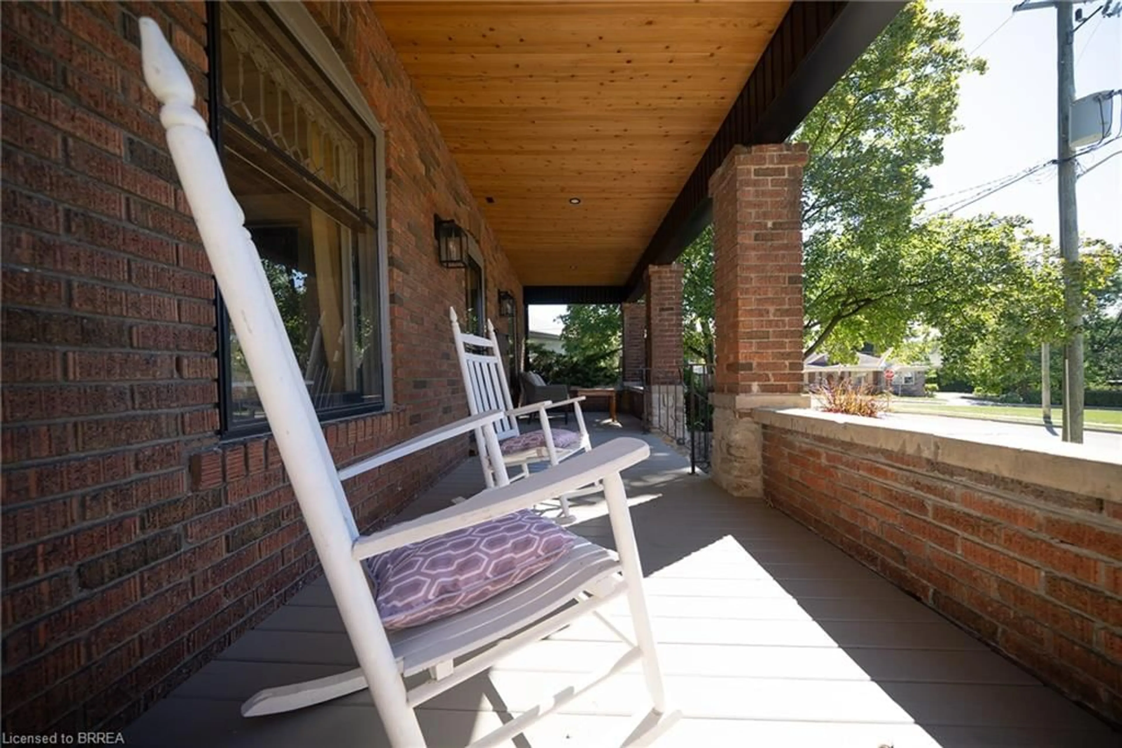 Patio, street for 75 Walnut St, Paris Ontario N3L 2J5
