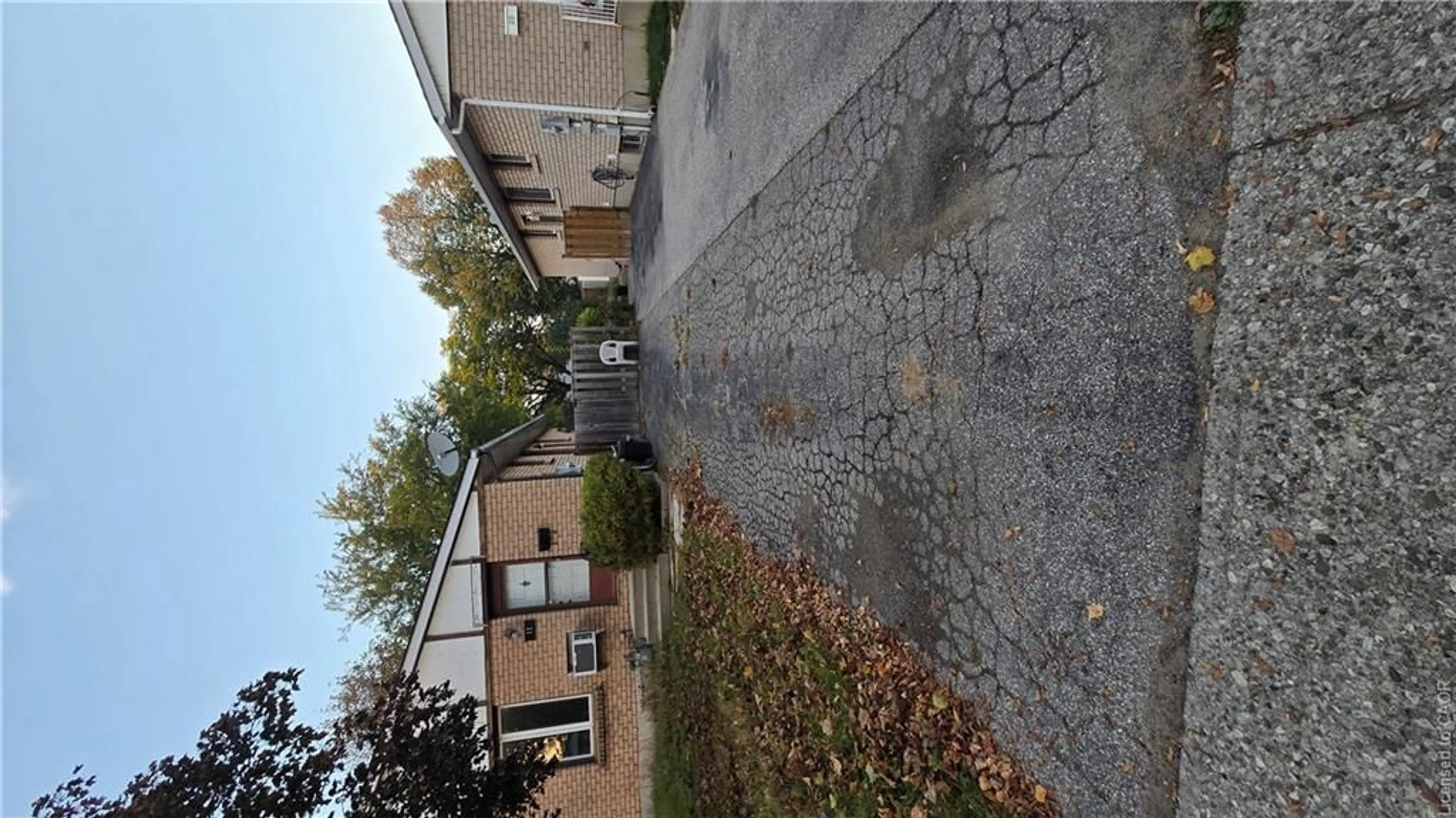 Unknown for 11 Debby Cres, Brantford Ontario N3R 7A4