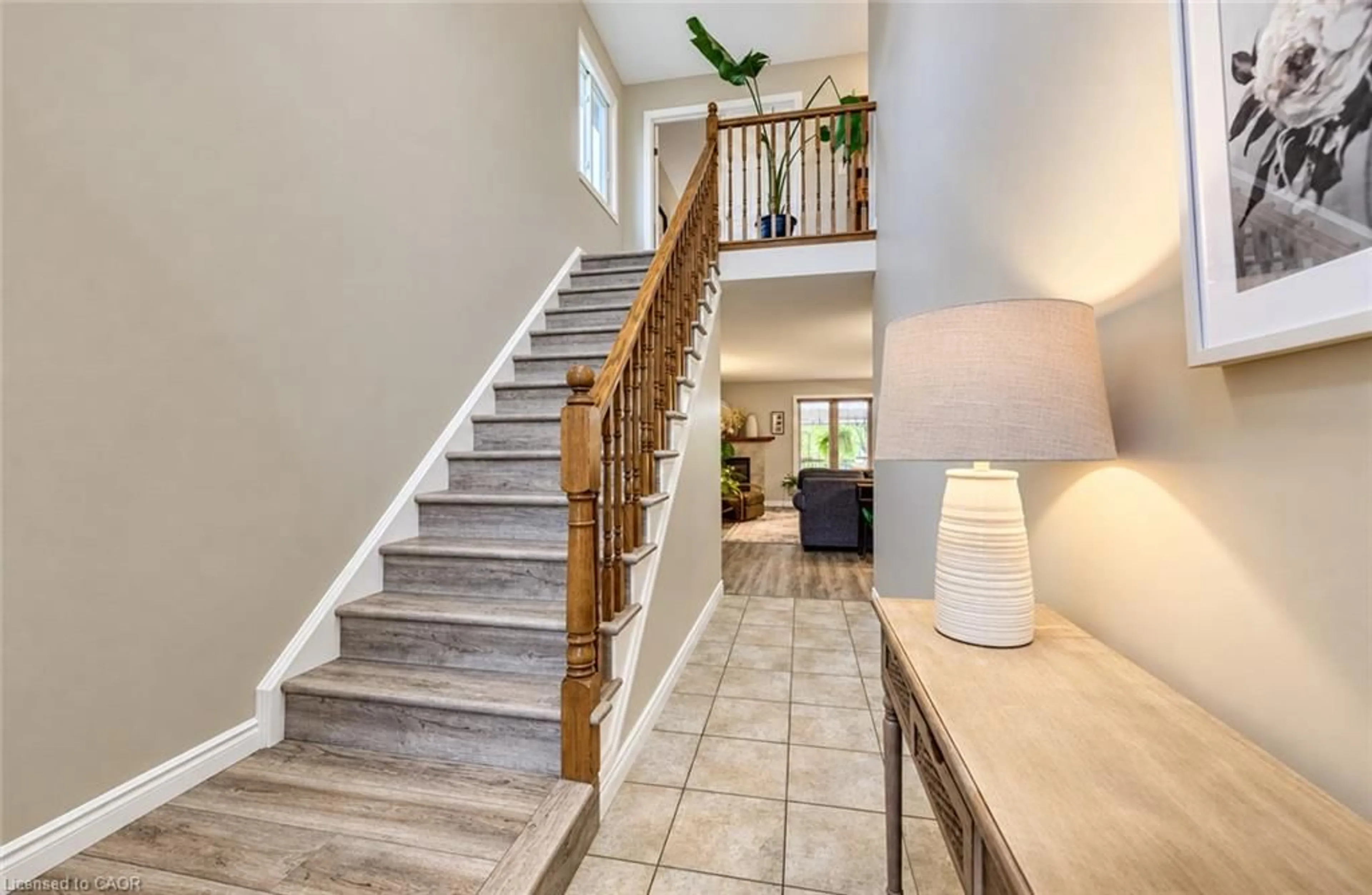 Indoor entryway for 204 Park Ave, Elmira Ontario N3B 3N3
