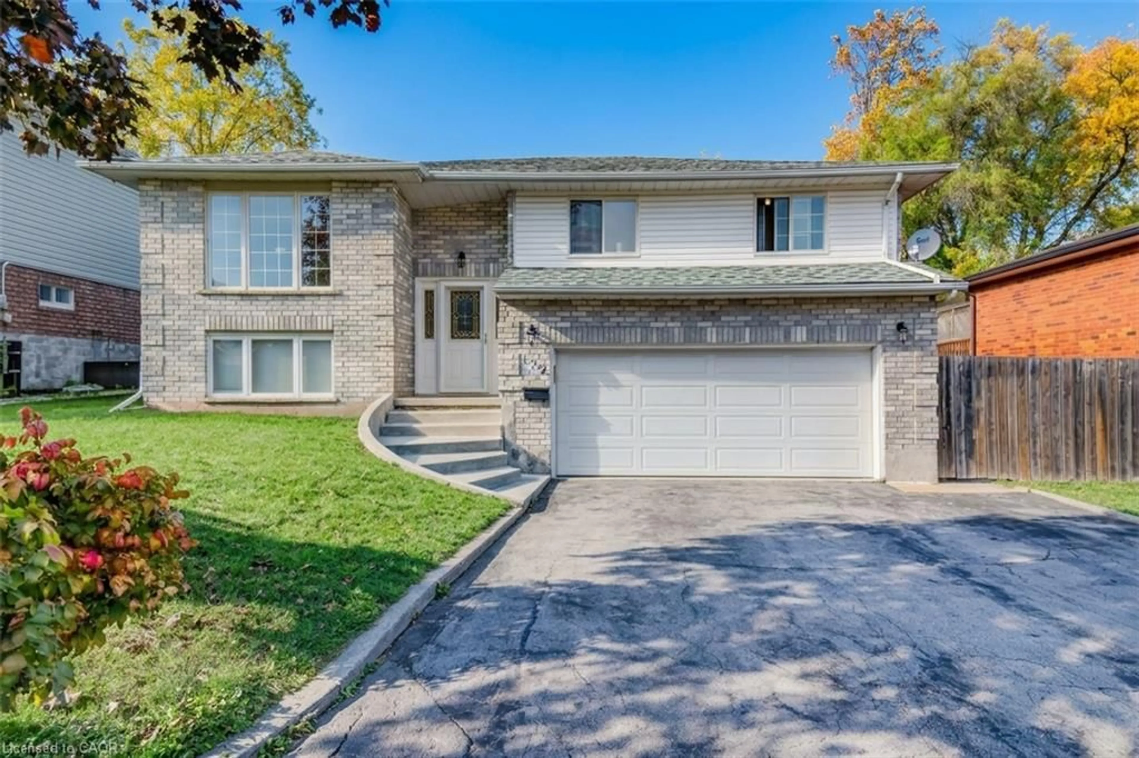 Home with brick exterior material, street for 172 Taylor Ave, Cambridge Ontario N1R 8H9