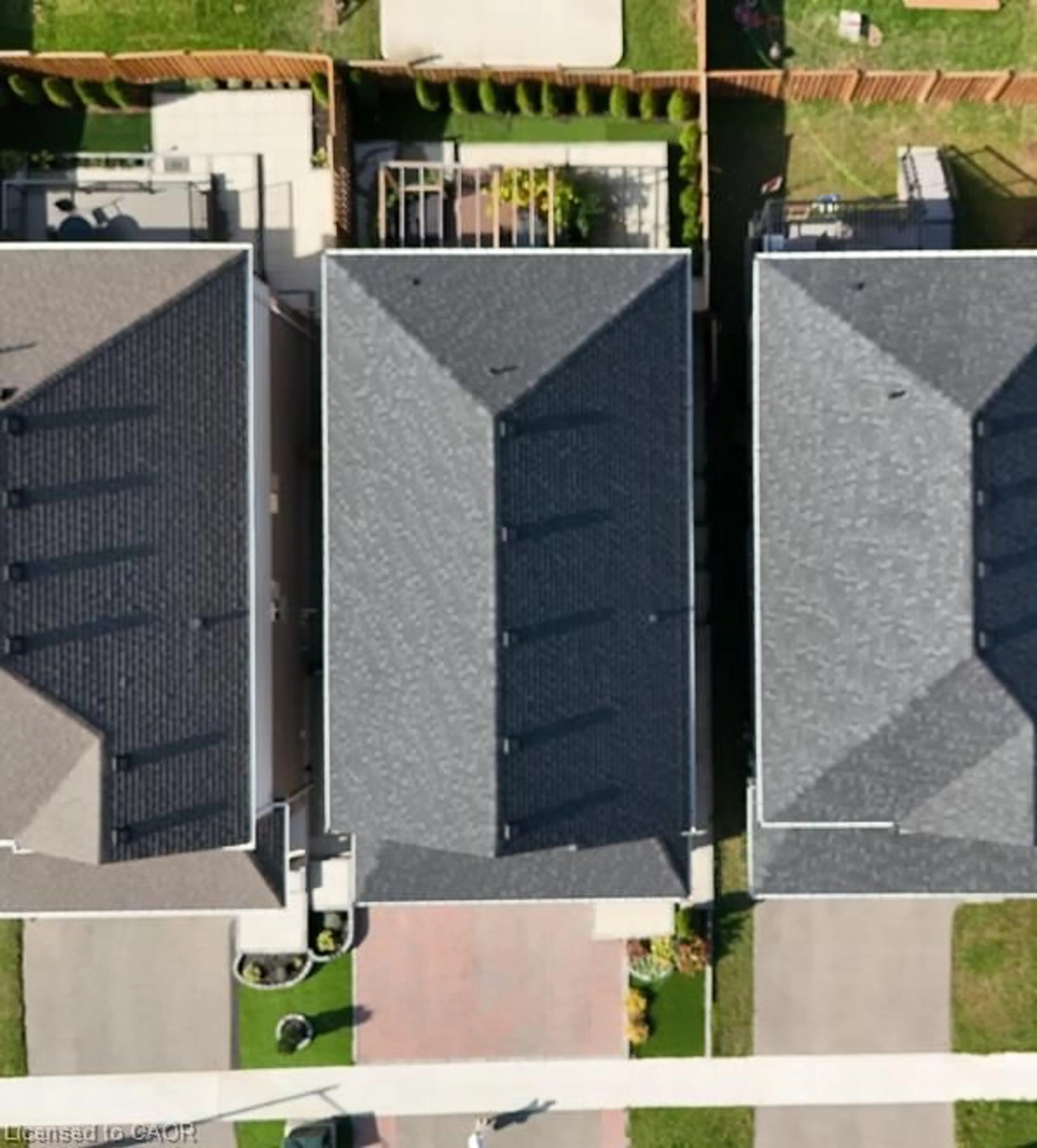 A pic from outside/outdoor area/front of a property/back of a property/a pic from drone, city buildings view from balcony for 348 Chokecherry Cres, Waterloo Ontario N2V 0H1