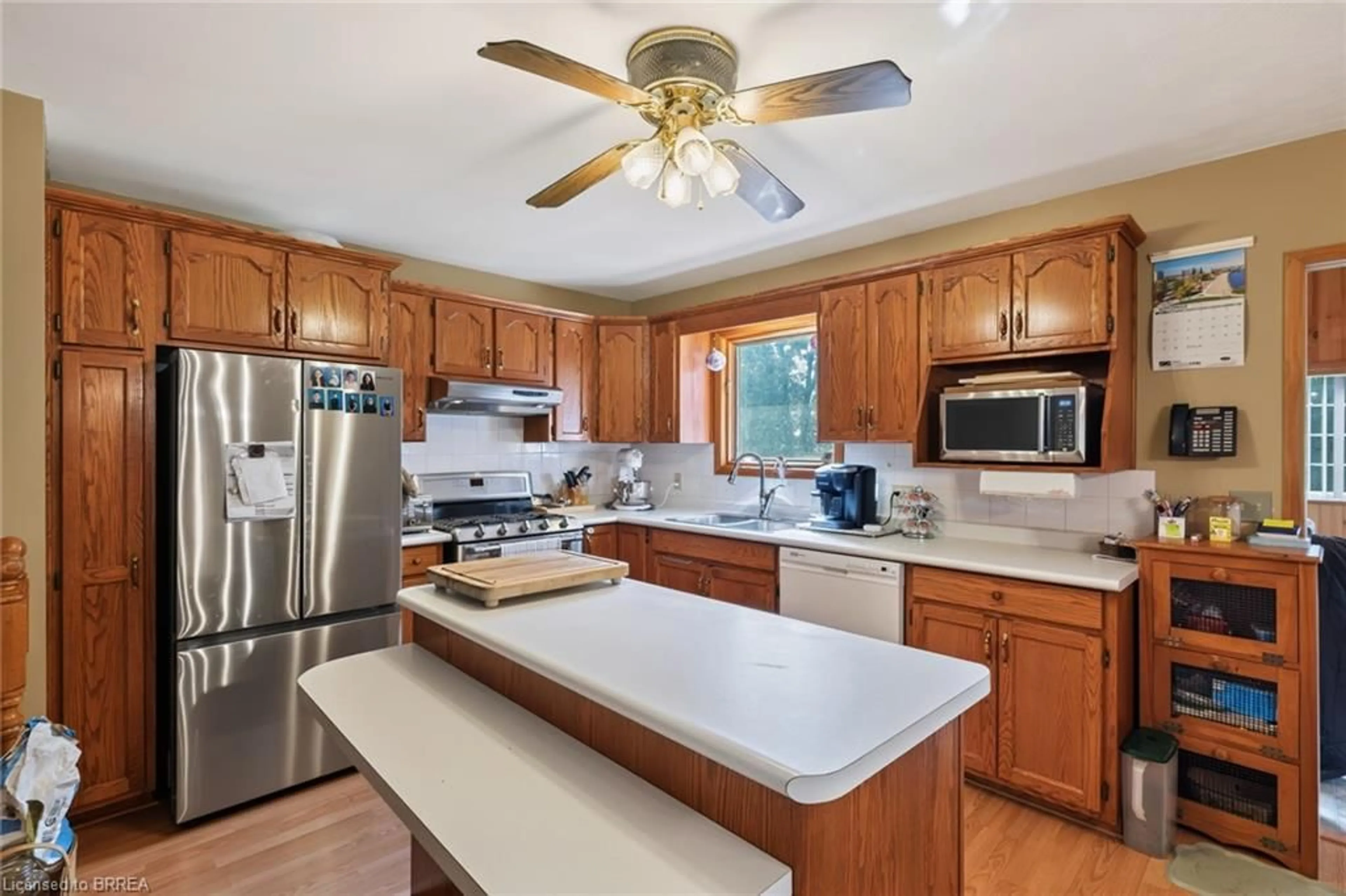 Standard kitchen, unknown for 914 Windham Road 11, Delhi Ontario N4B 2W5