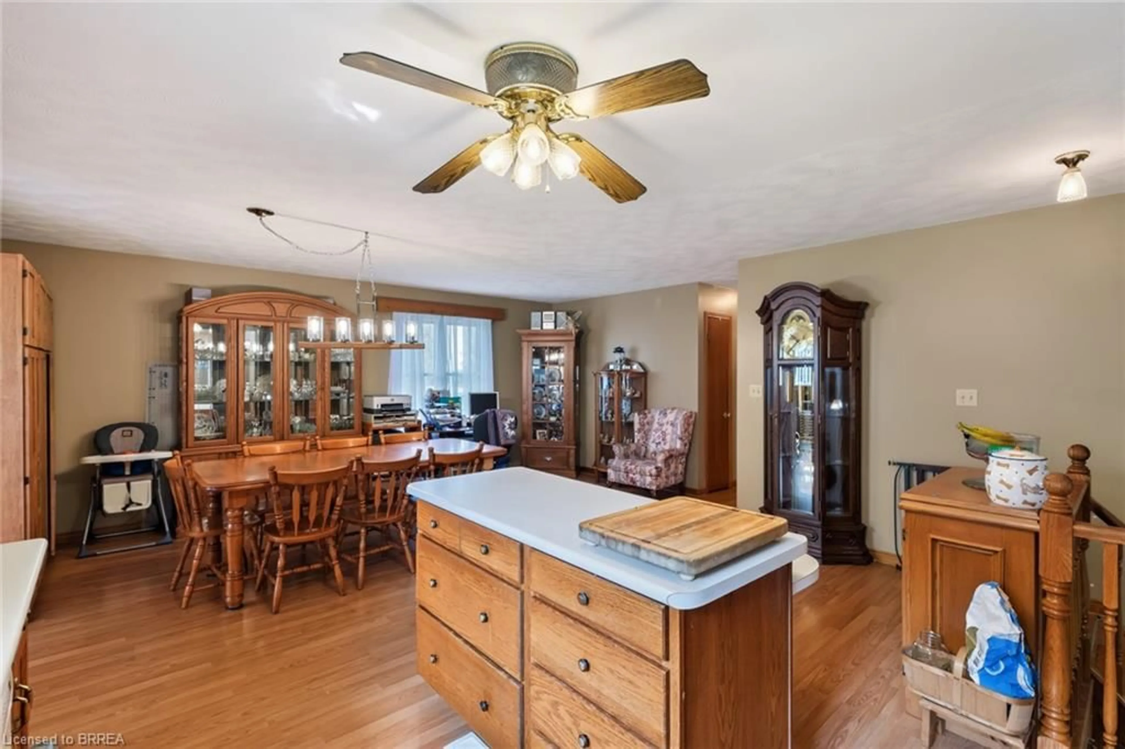 Open concept kitchen, unknown for 914 Windham Road 11, Delhi Ontario N4B 2W5