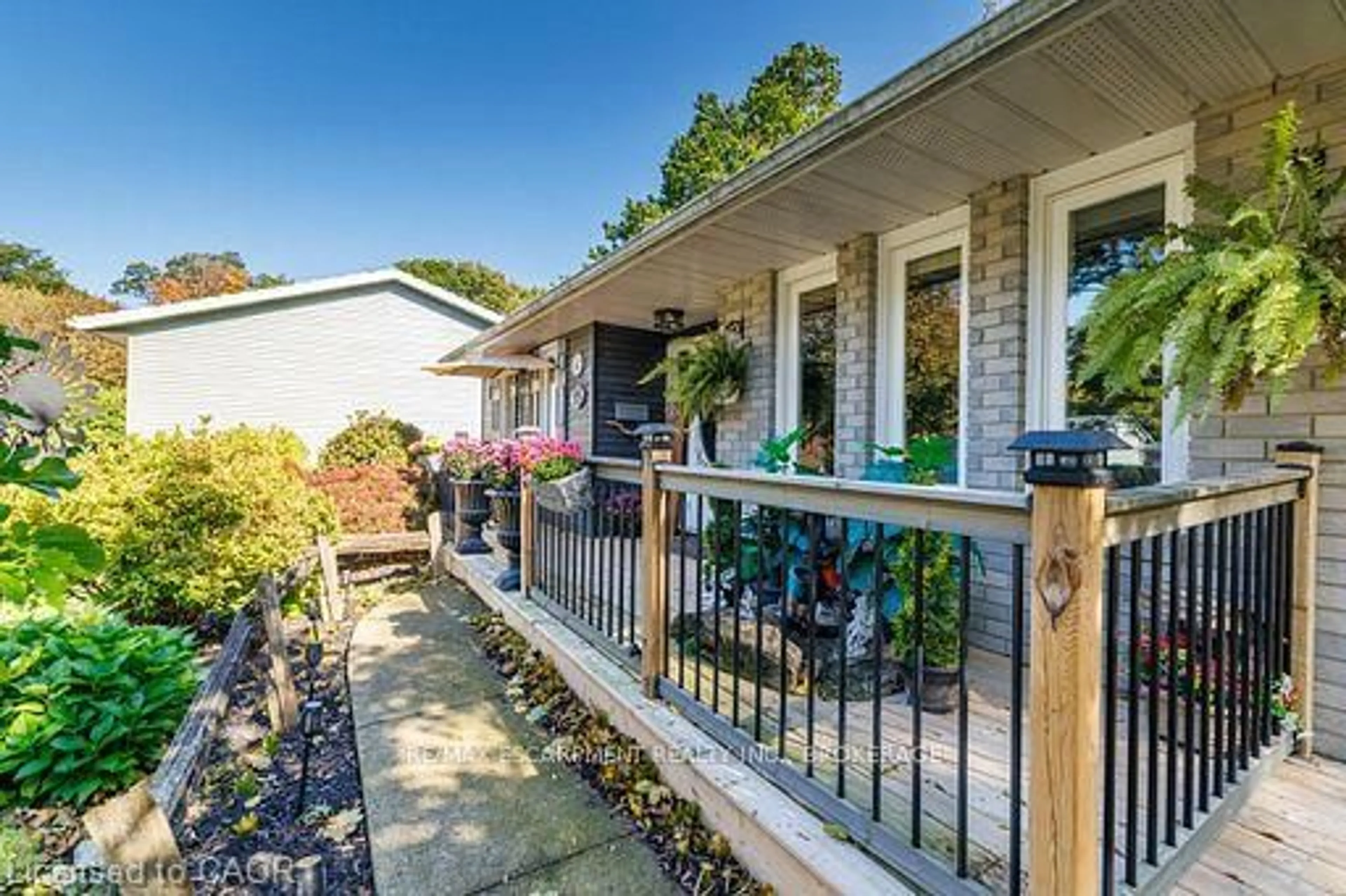 Unknown for 24 Inglewood Crt, Grimsby Ontario L3M 4S2