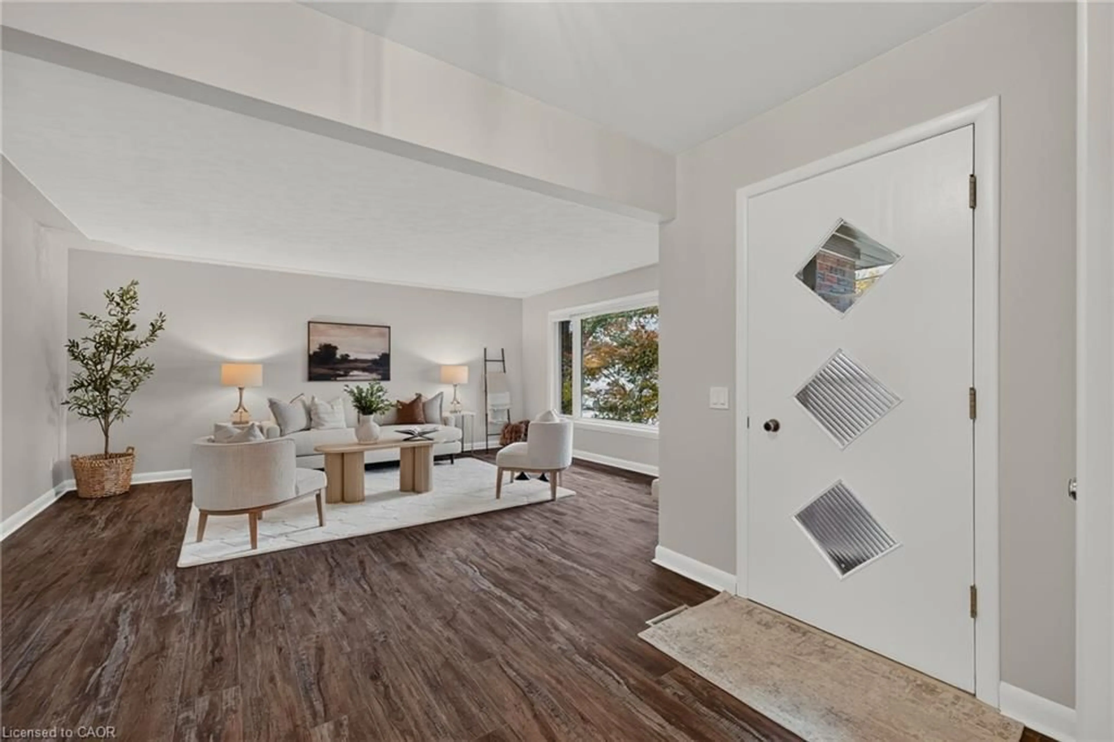 Indoor entryway for 205 Mckenzie St, Listowel Ontario N4W 2W8