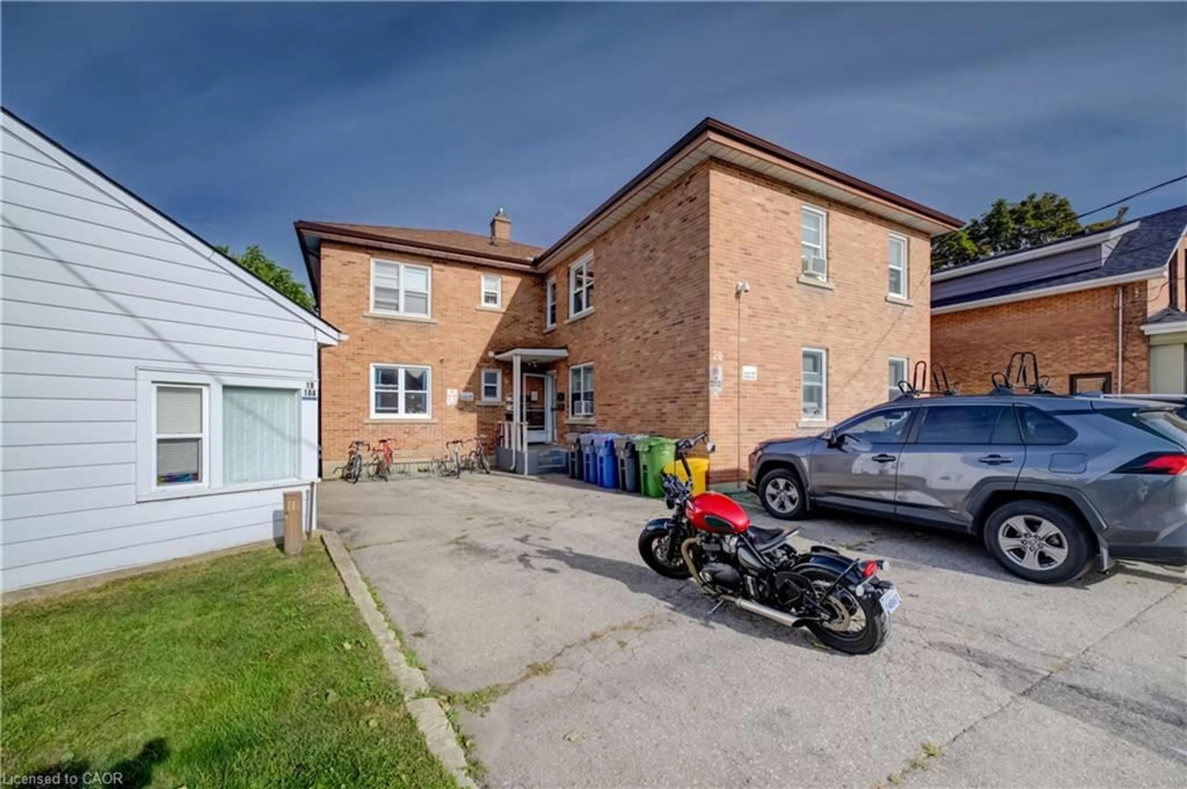 A pic from outside/outdoor area/front of a property/back of a property/a pic from drone, street for 172 Arthur St, Guelph Ontario N1E 5K6