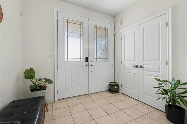178 Bookjans Dr, Ancaster 5