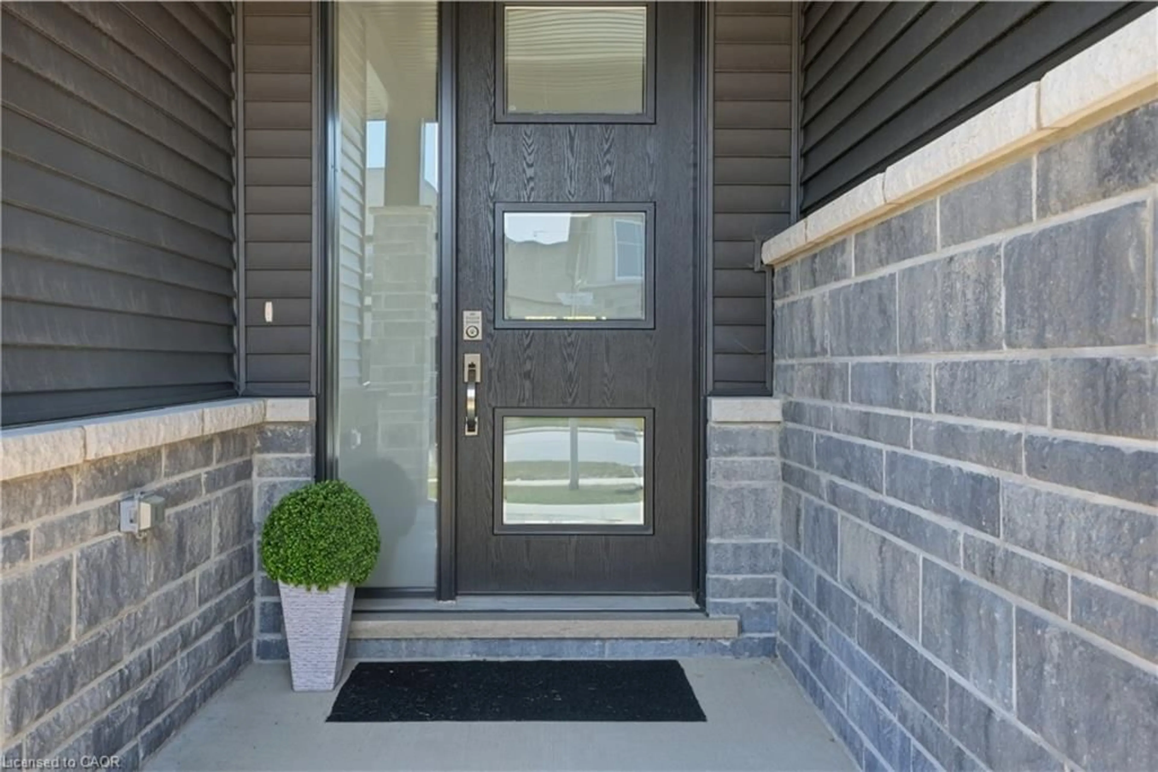 Indoor entryway for 162 Westcott Rd, Welland Ontario L3C 0K9