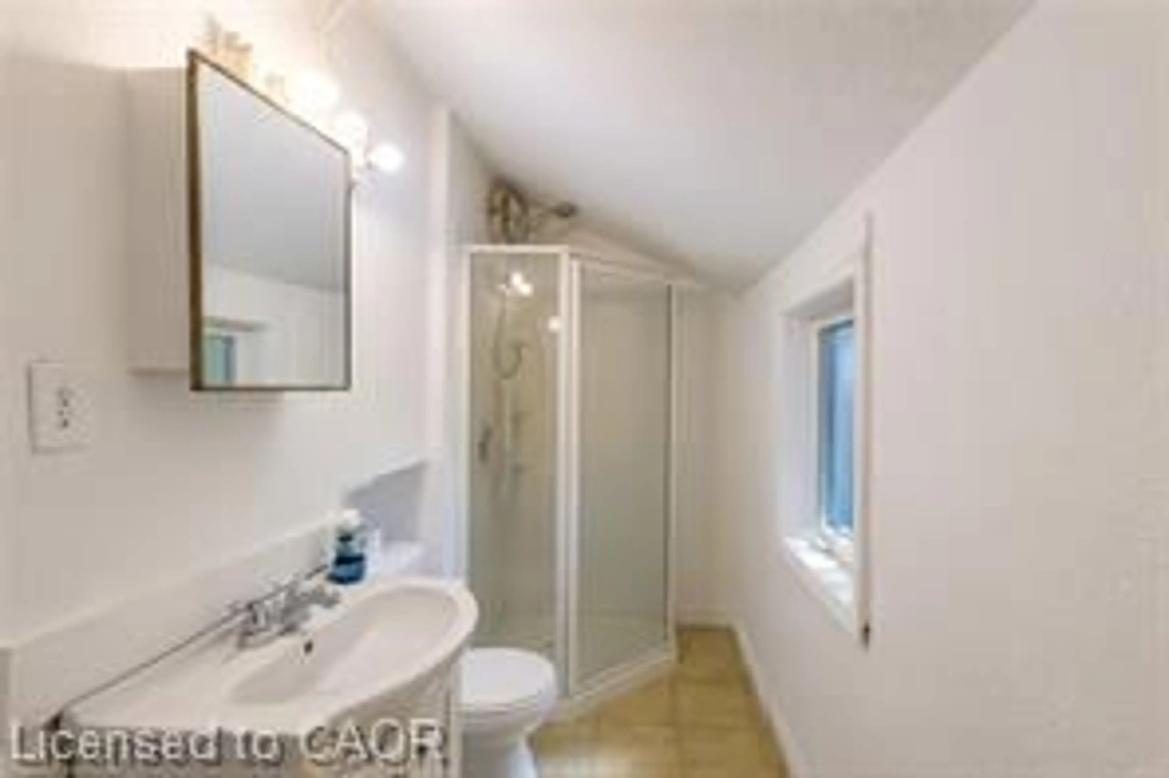 Standard bathroom, ceramic/tile floor for 87 Lancaster St, Kitchener Ontario N2H 4T3