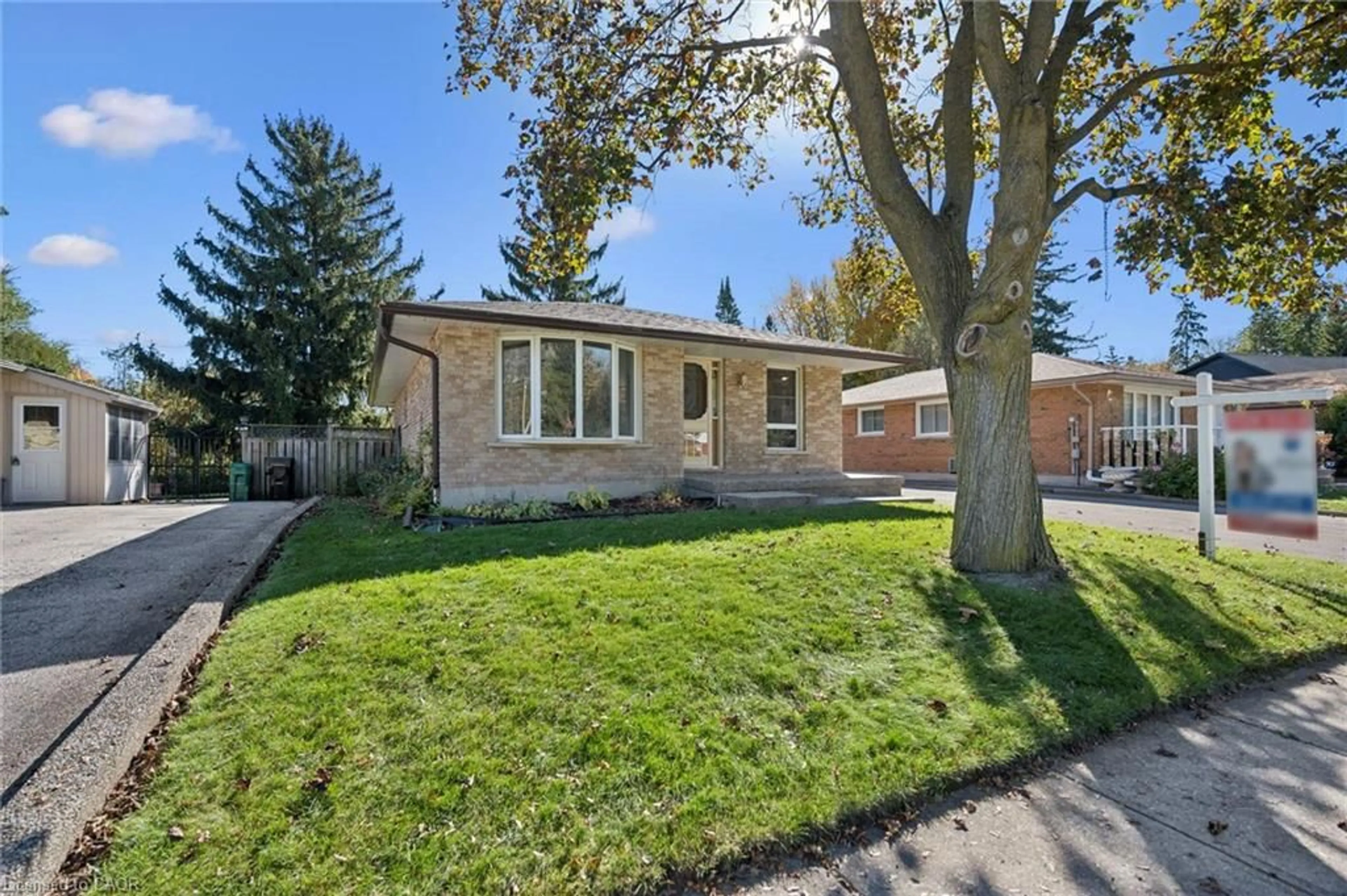 Home with brick exterior material, street for 11 Caledon Crt, Cambridge Ontario N1S 3W3