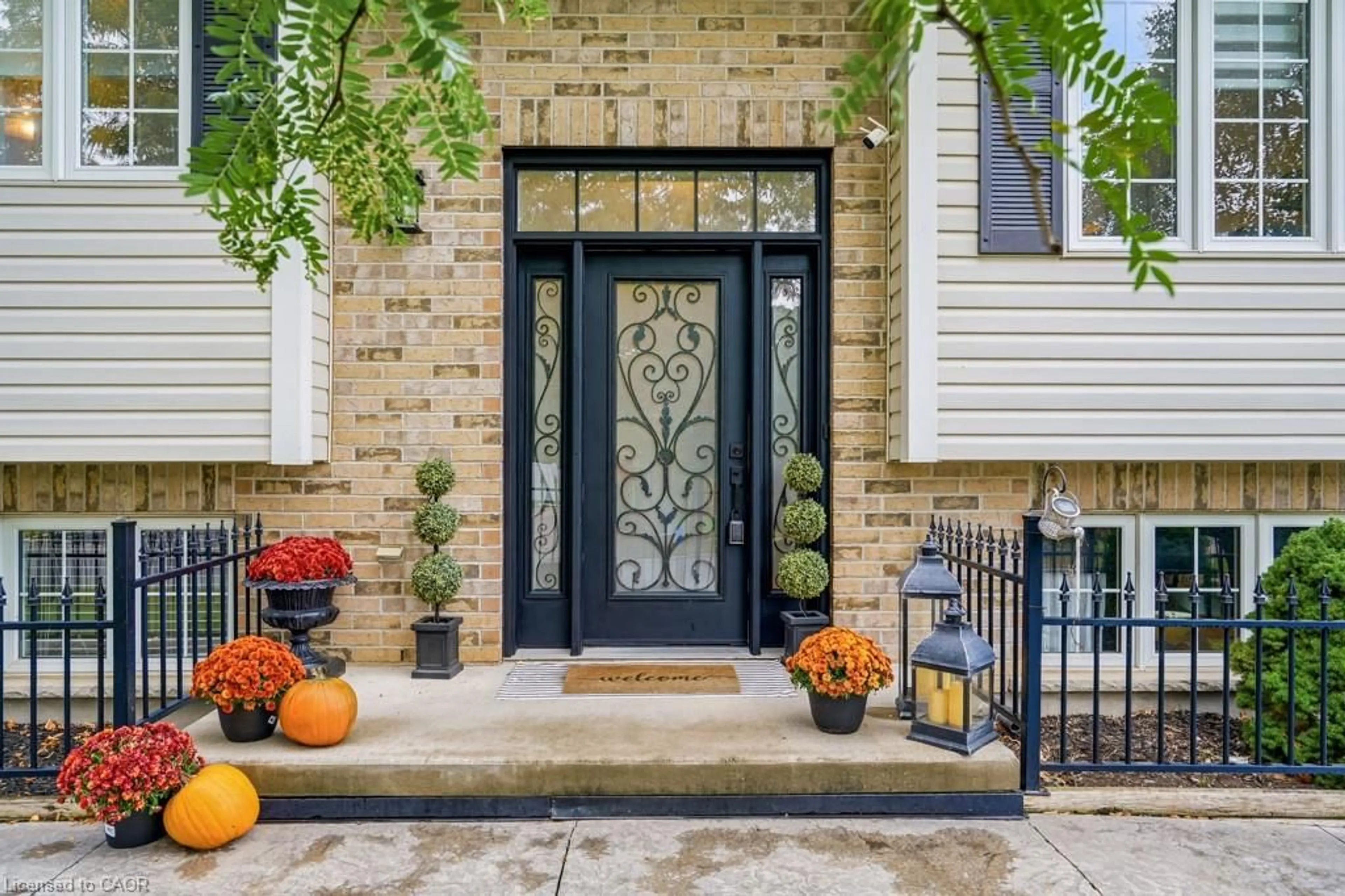 Indoor entryway for 4219 Taylor Crt, Beamsville Ontario L3J 0J9