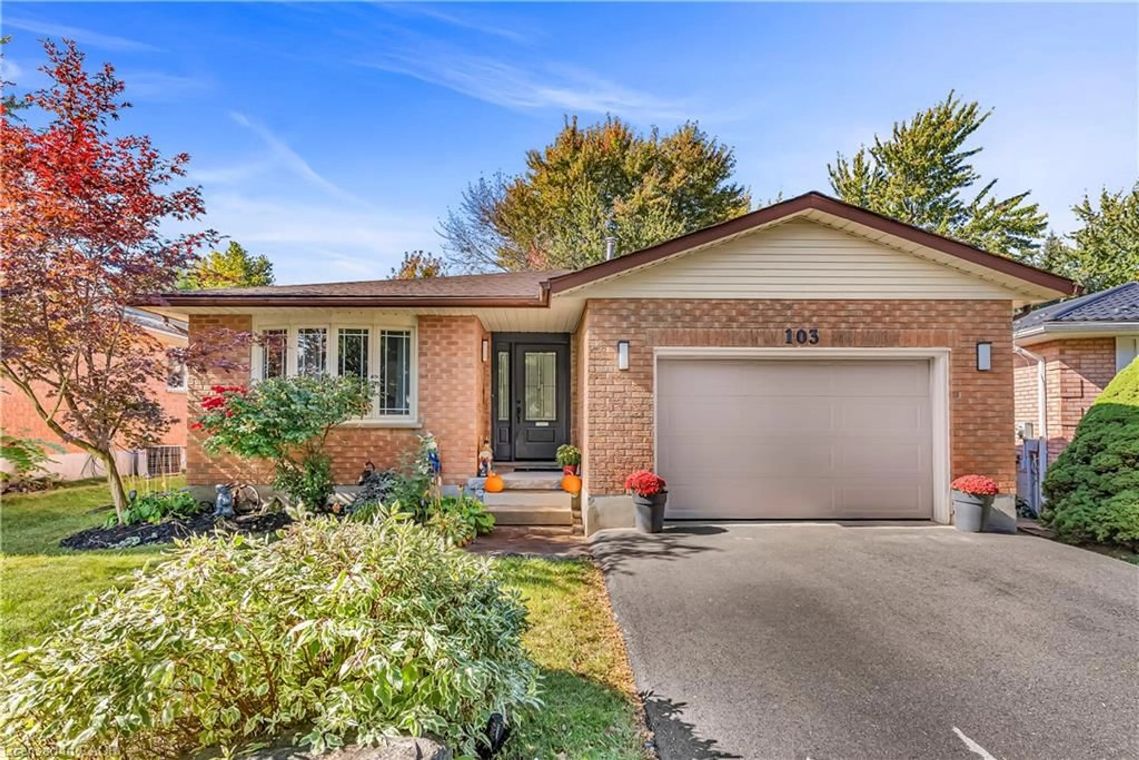 Home with brick exterior material, street for 103 Westview Cres, Kitchener Ontario N2N 2X8