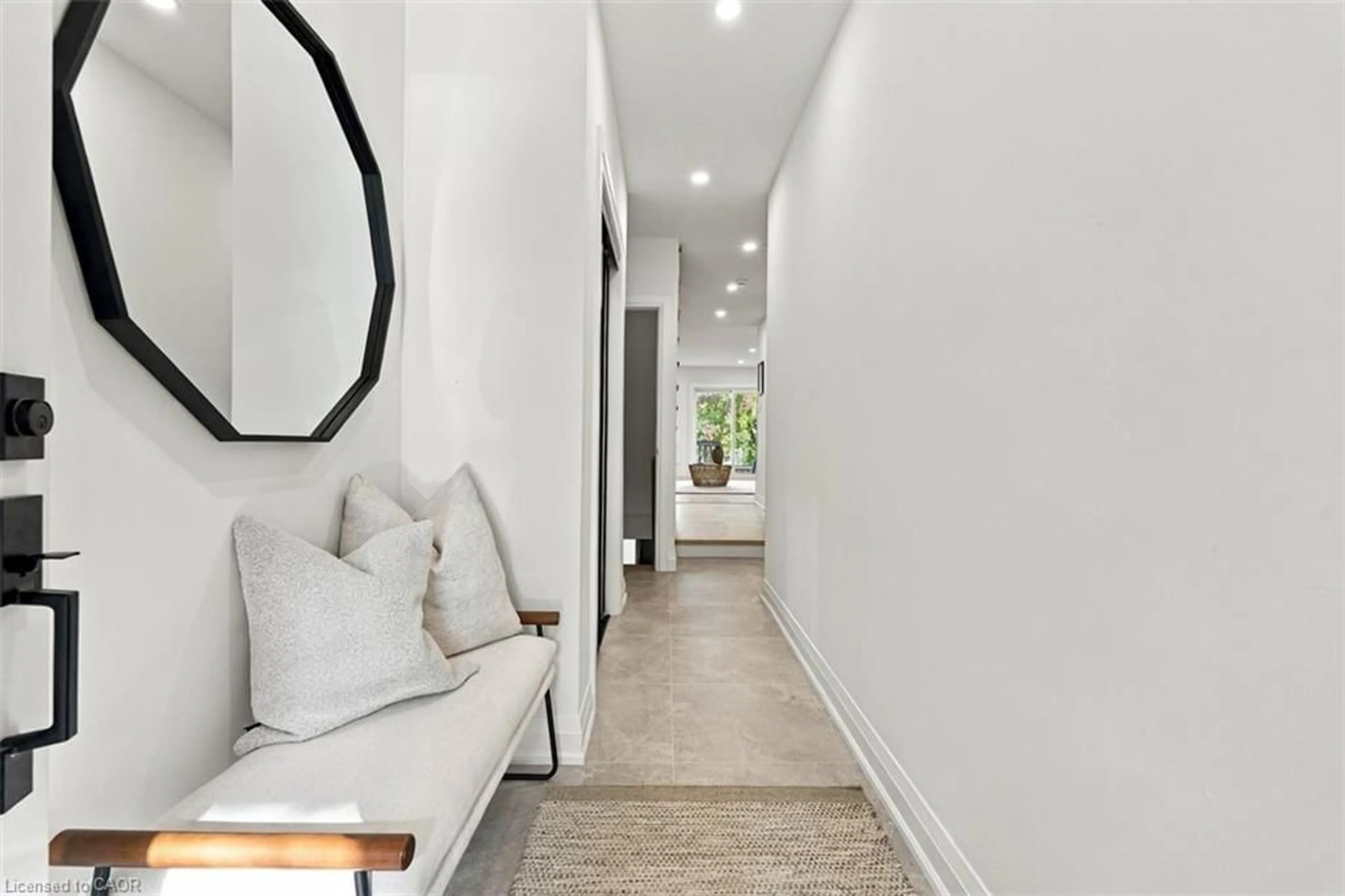 Indoor entryway for 44 Viewcrest Cir, Etobicoke Ontario M9W 7G6