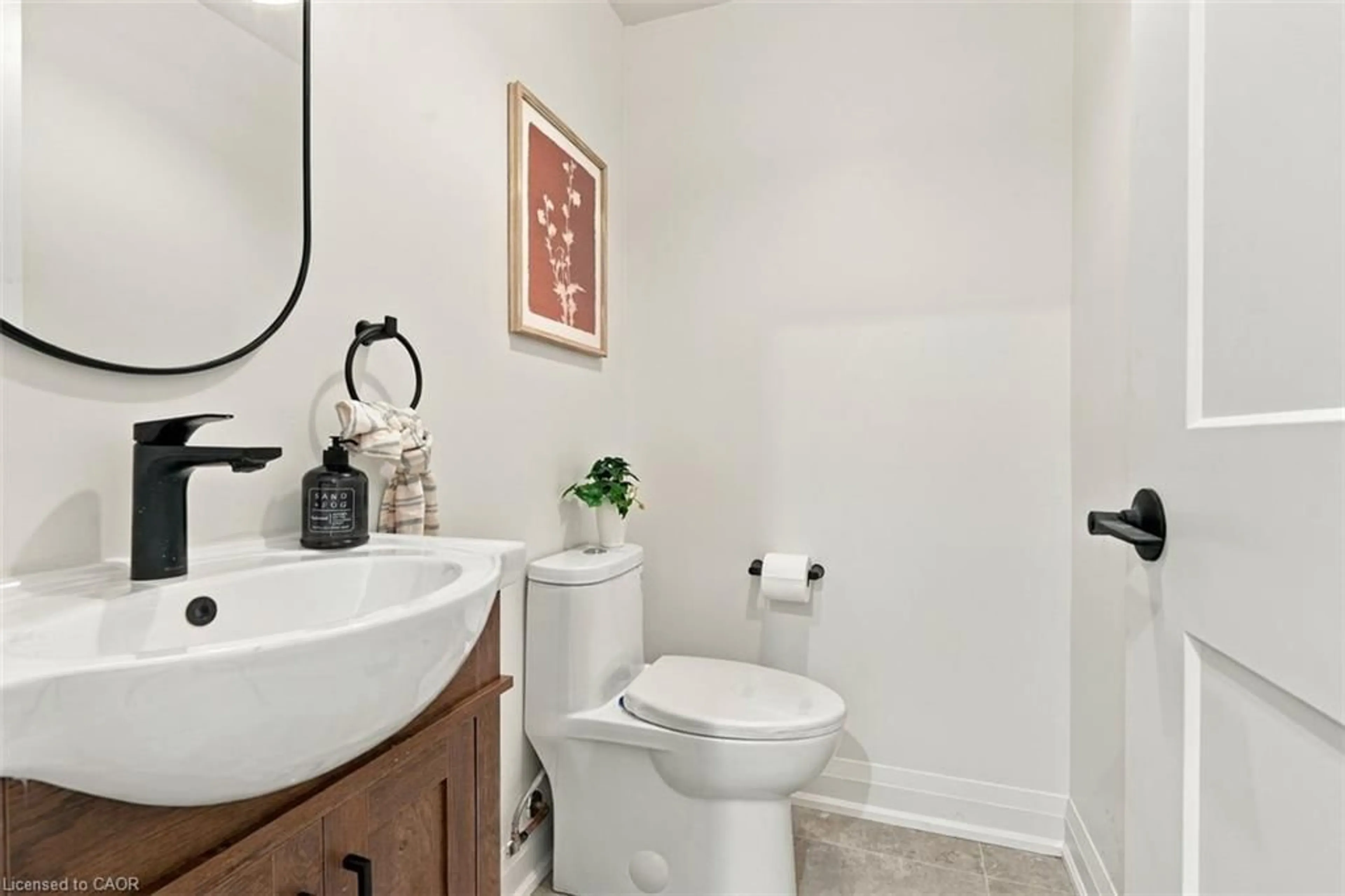 Standard bathroom, ceramic/tile floor for 44 Viewcrest Cir, Etobicoke Ontario M9W 7G6