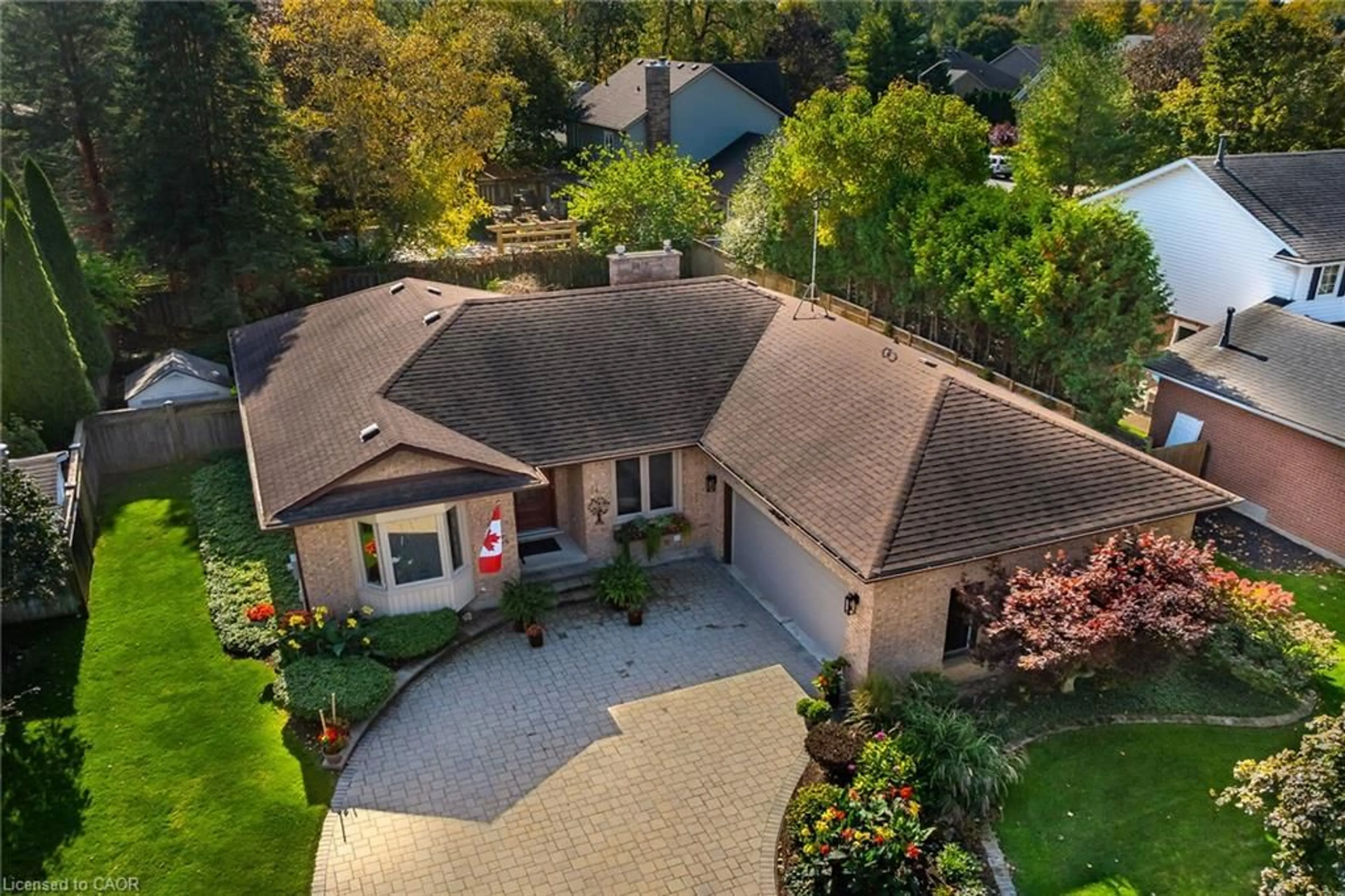 A pic from outside/outdoor area/front of a property/back of a property/a pic from drone, street for 14 Steflar St, Fonthill Ontario L3E 0L5