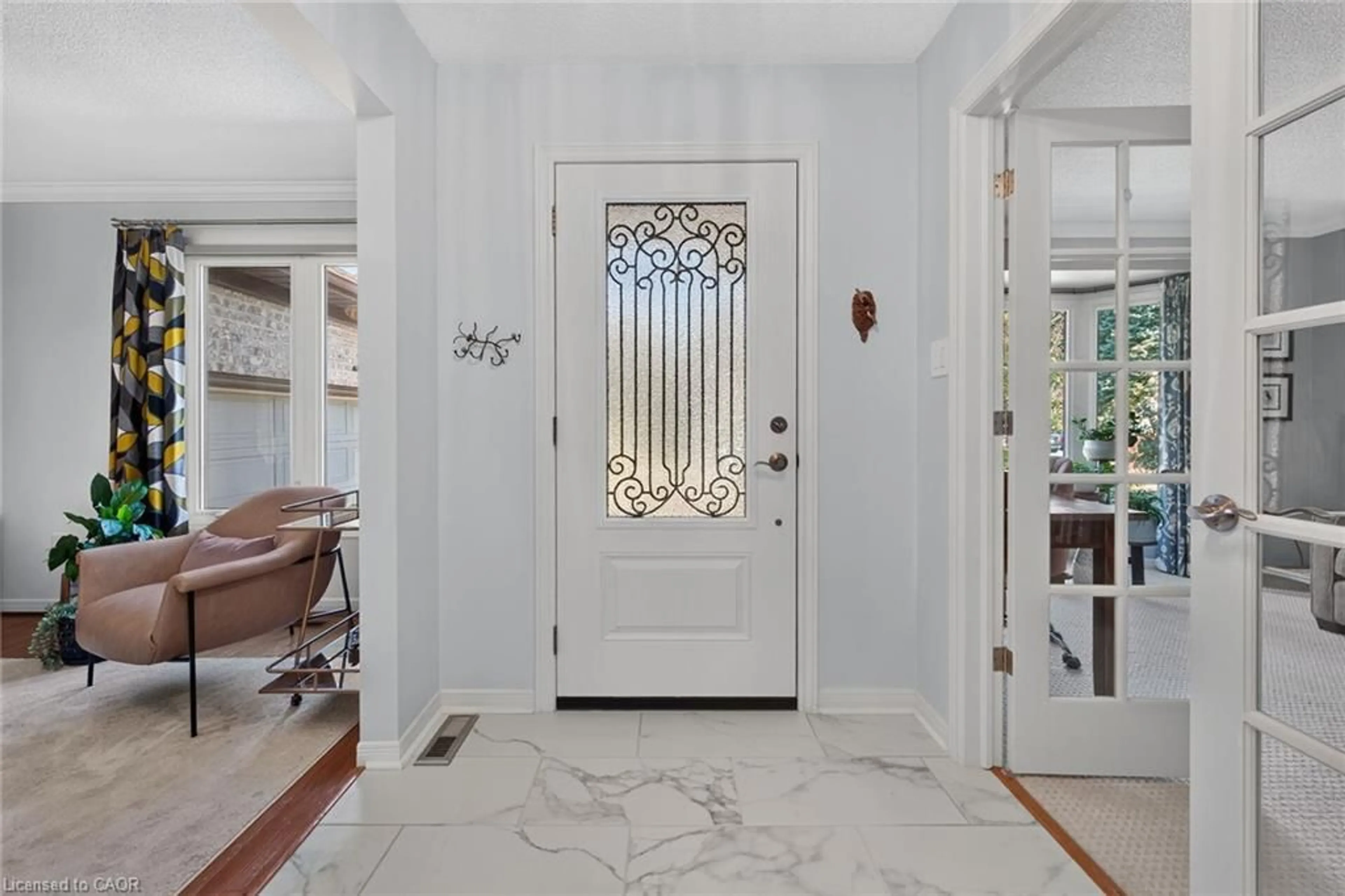 Indoor entryway for 14 Steflar St, Fonthill Ontario L3E 0L5