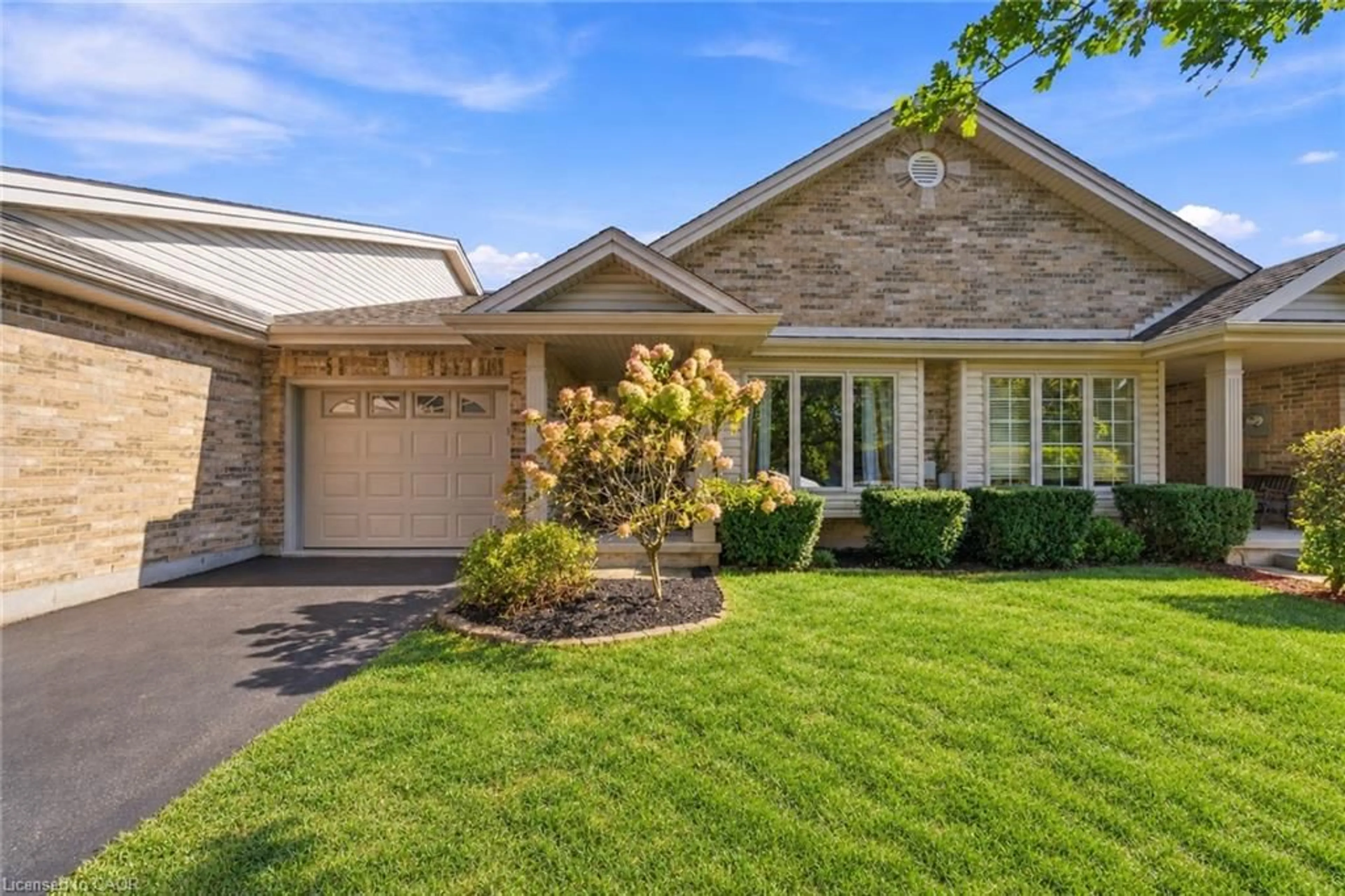 Home with brick exterior material, street for 7 Milliner Pl, Fonthill Ontario L3E 0N6