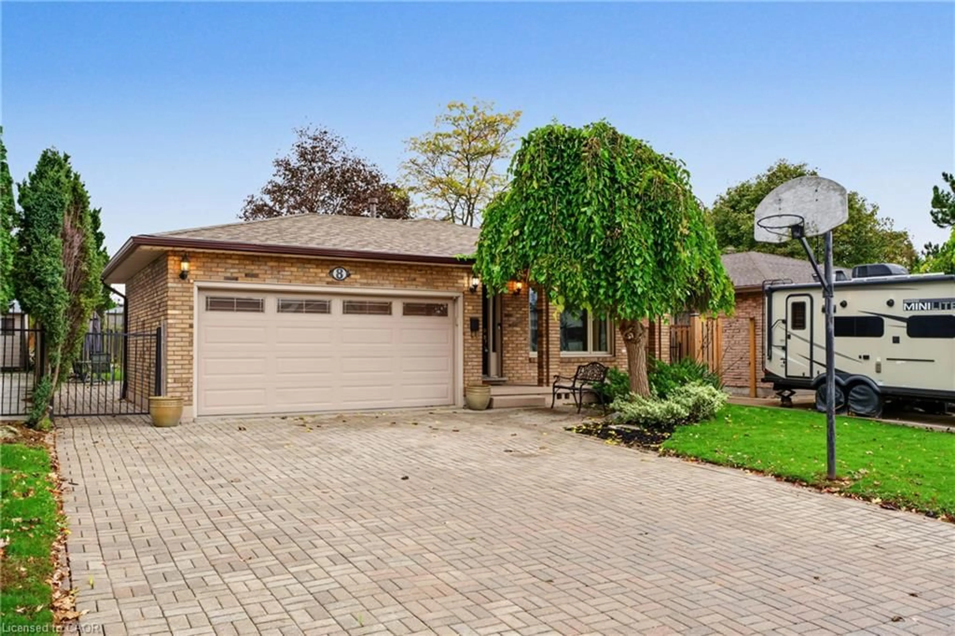 Home with brick exterior material, street for 8 Valanna Crt, Hamilton Ontario L9C 7A3