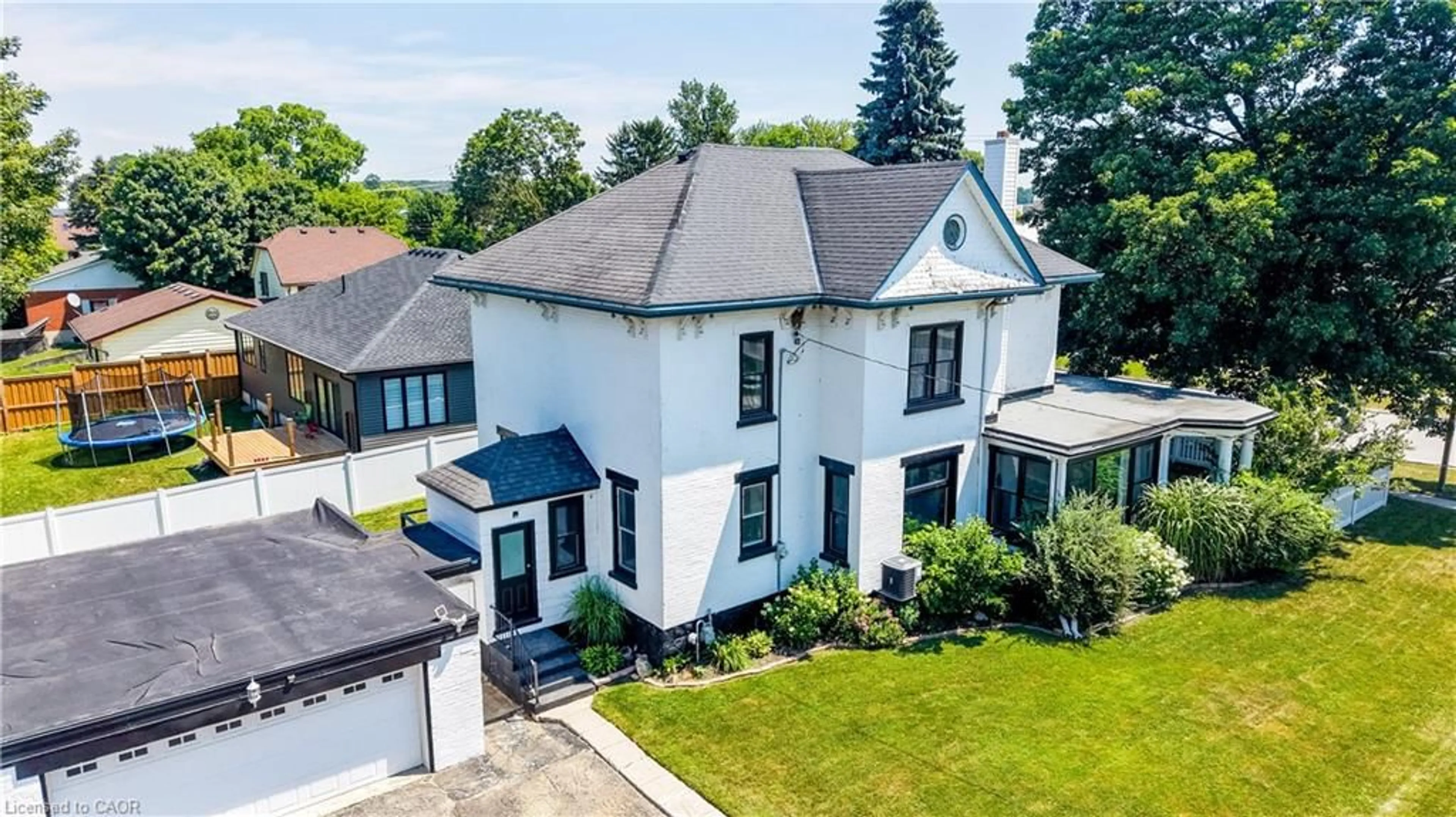A pic from outside/outdoor area/front of a property/back of a property/a pic from drone, street for 290 Turnberry St, Brussels Ontario N0G 1H0