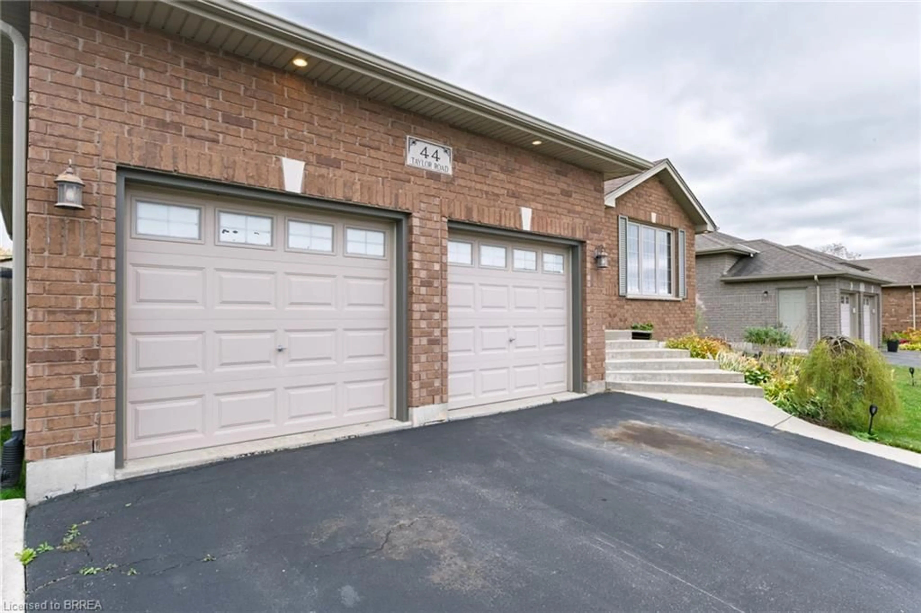 Home with brick exterior material, street for 44 Taylor Rd, St. George Ontario N0E 1E0
