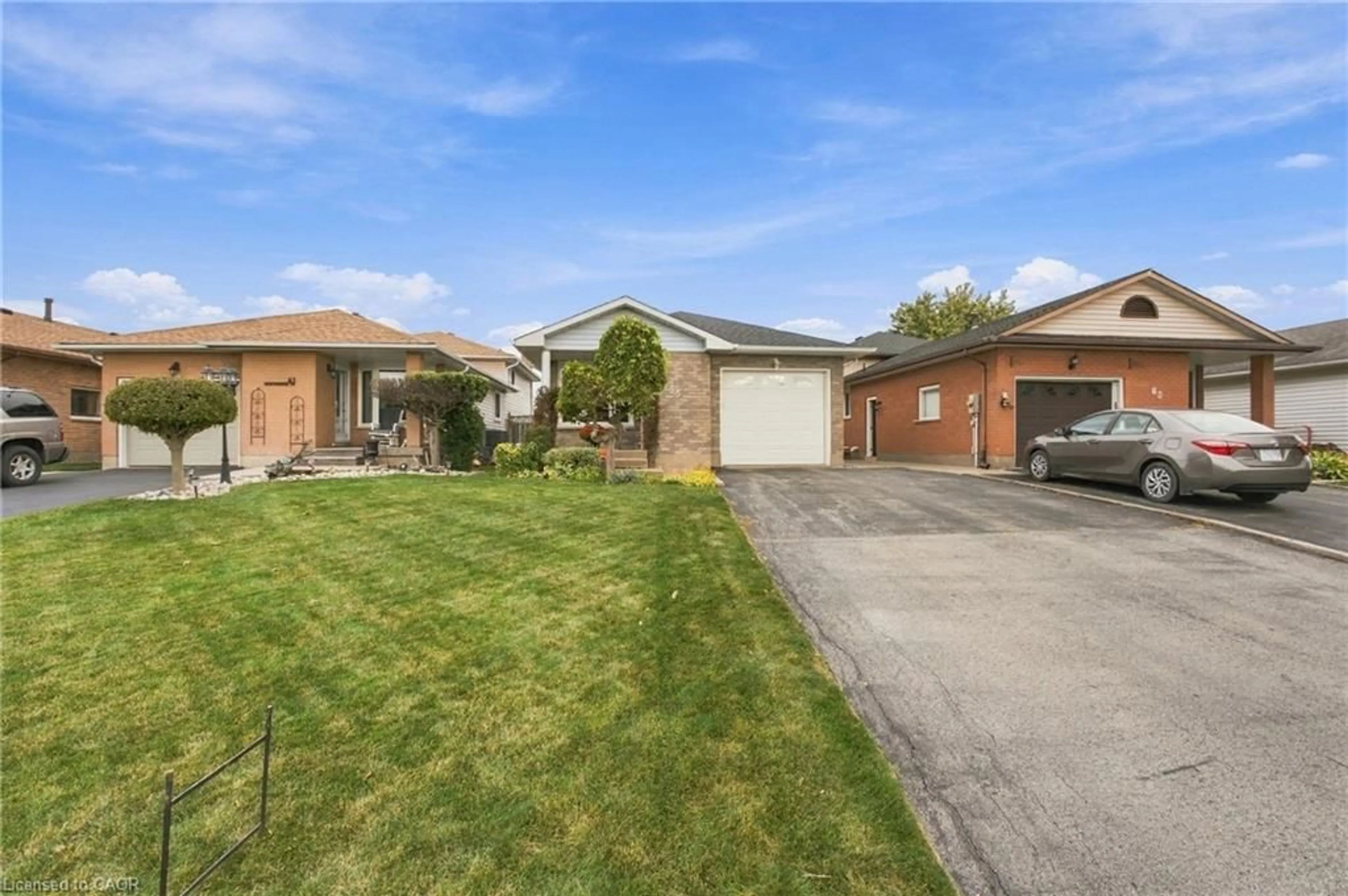 A pic from outside/outdoor area/front of a property/back of a property/a pic from drone, street for 63 Northridge Dr, Smithville Ontario L0R 2A0