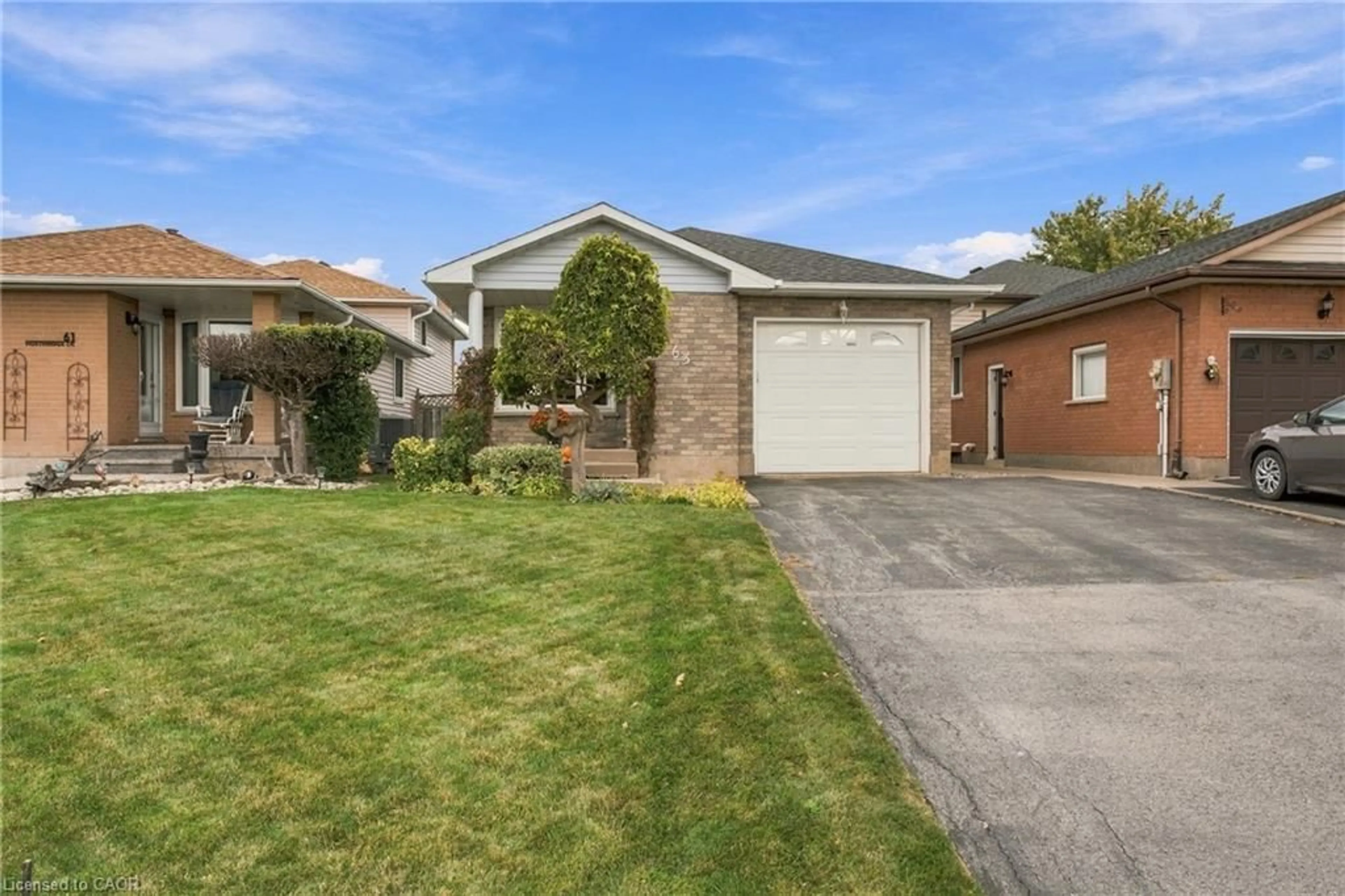 A pic from outside/outdoor area/front of a property/back of a property/a pic from drone, street for 63 Northridge Dr, Smithville Ontario L0R 2A0