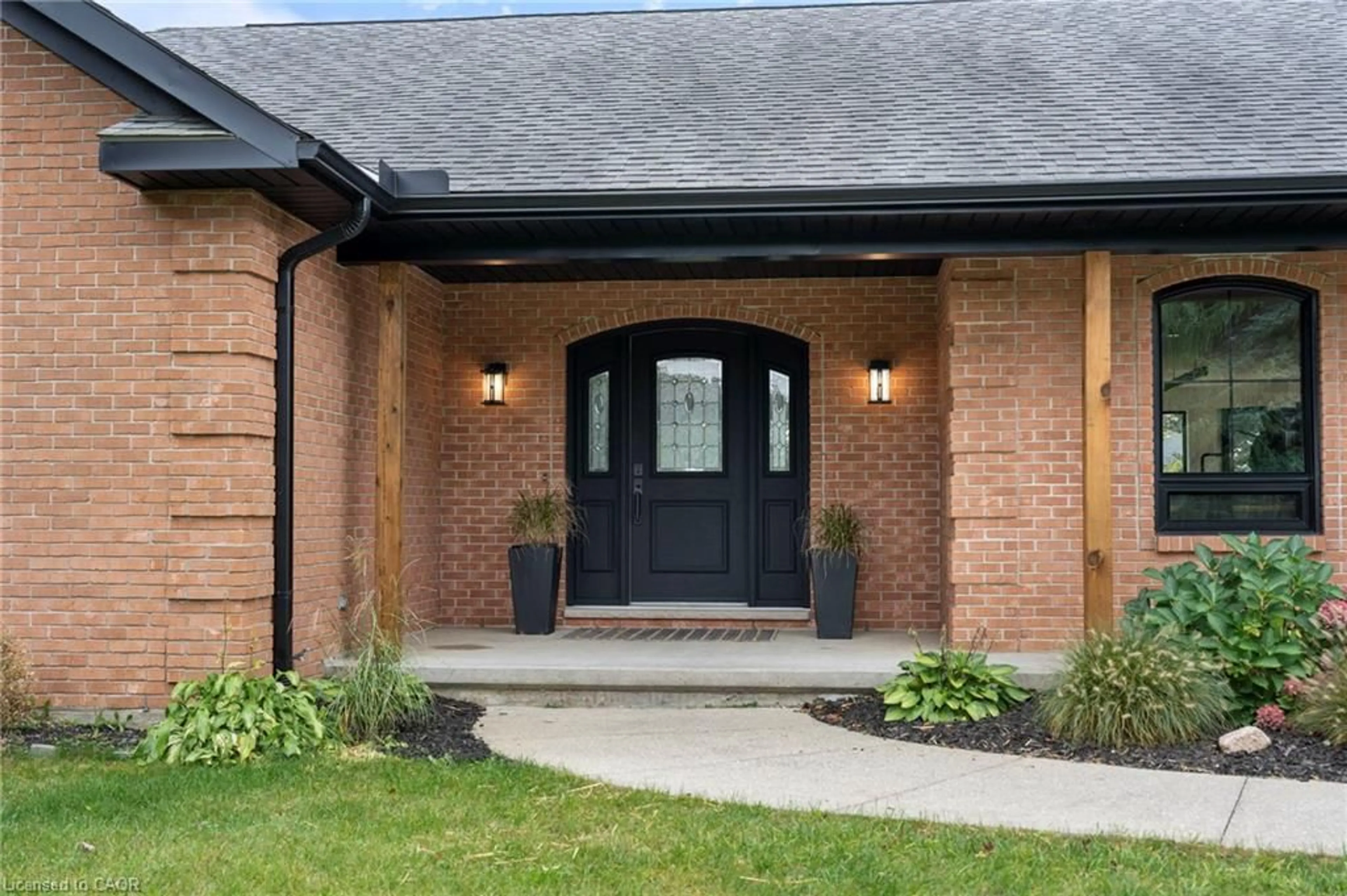 Home with brick exterior material, street for 320 Evergreen Hill Rd, Simcoe Ontario N3Y 4K1
