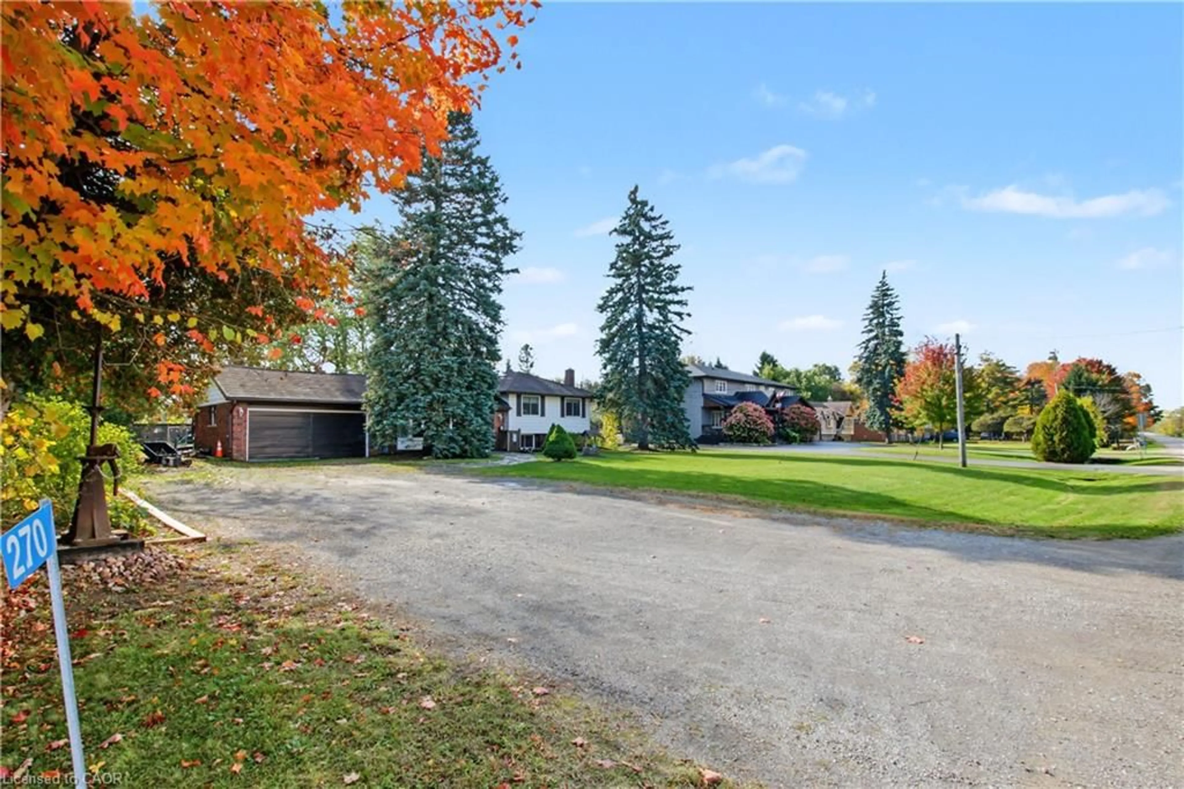 A pic from outside/outdoor area/front of a property/back of a property/a pic from drone, street for 270 6TH Concession Rd, Flamborough Ontario L8B 1M4