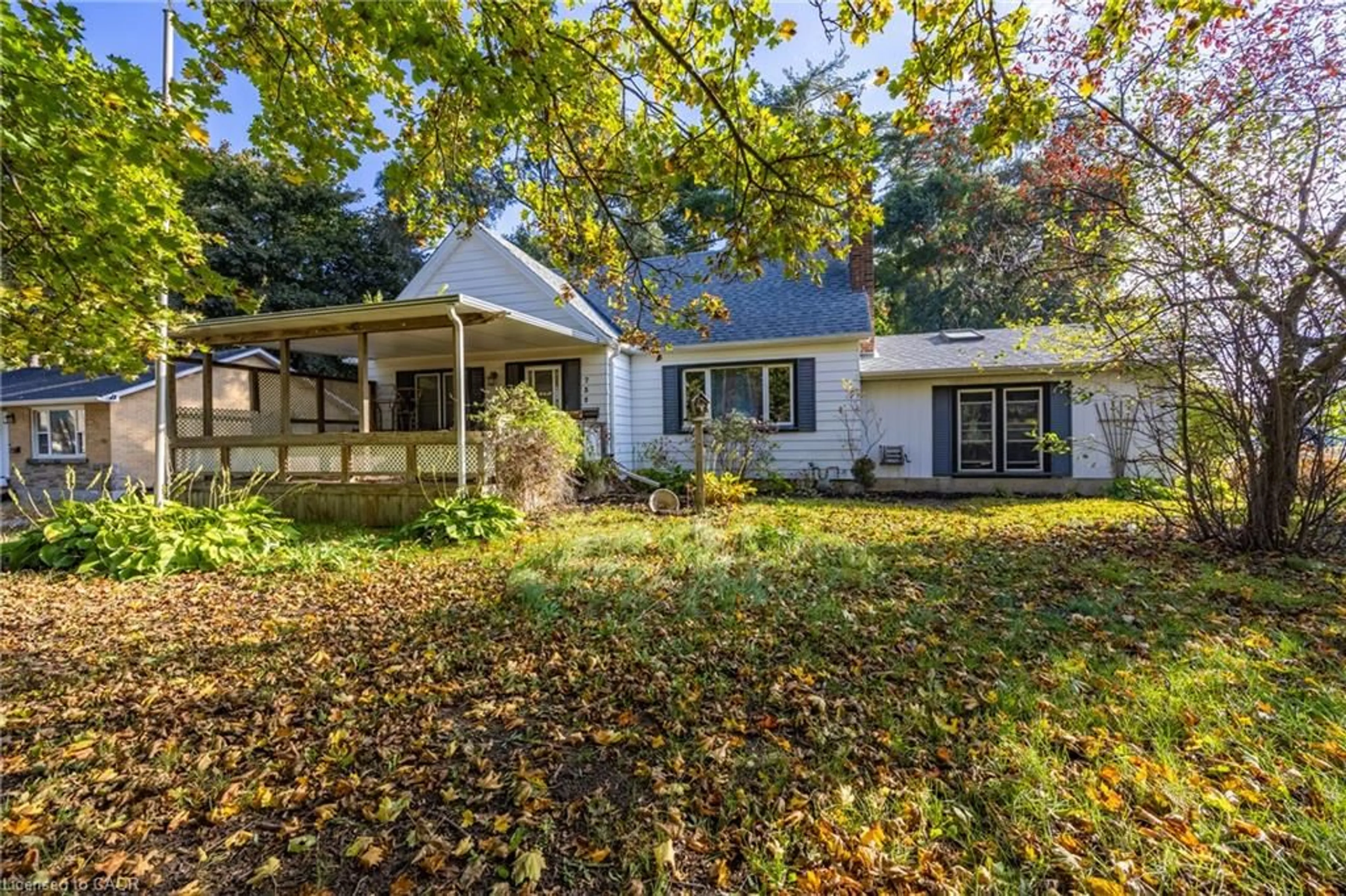 A pic from outside/outdoor area/front of a property/back of a property/a pic from drone, street for 739 James St, Delhi Ontario N4B 2C6
