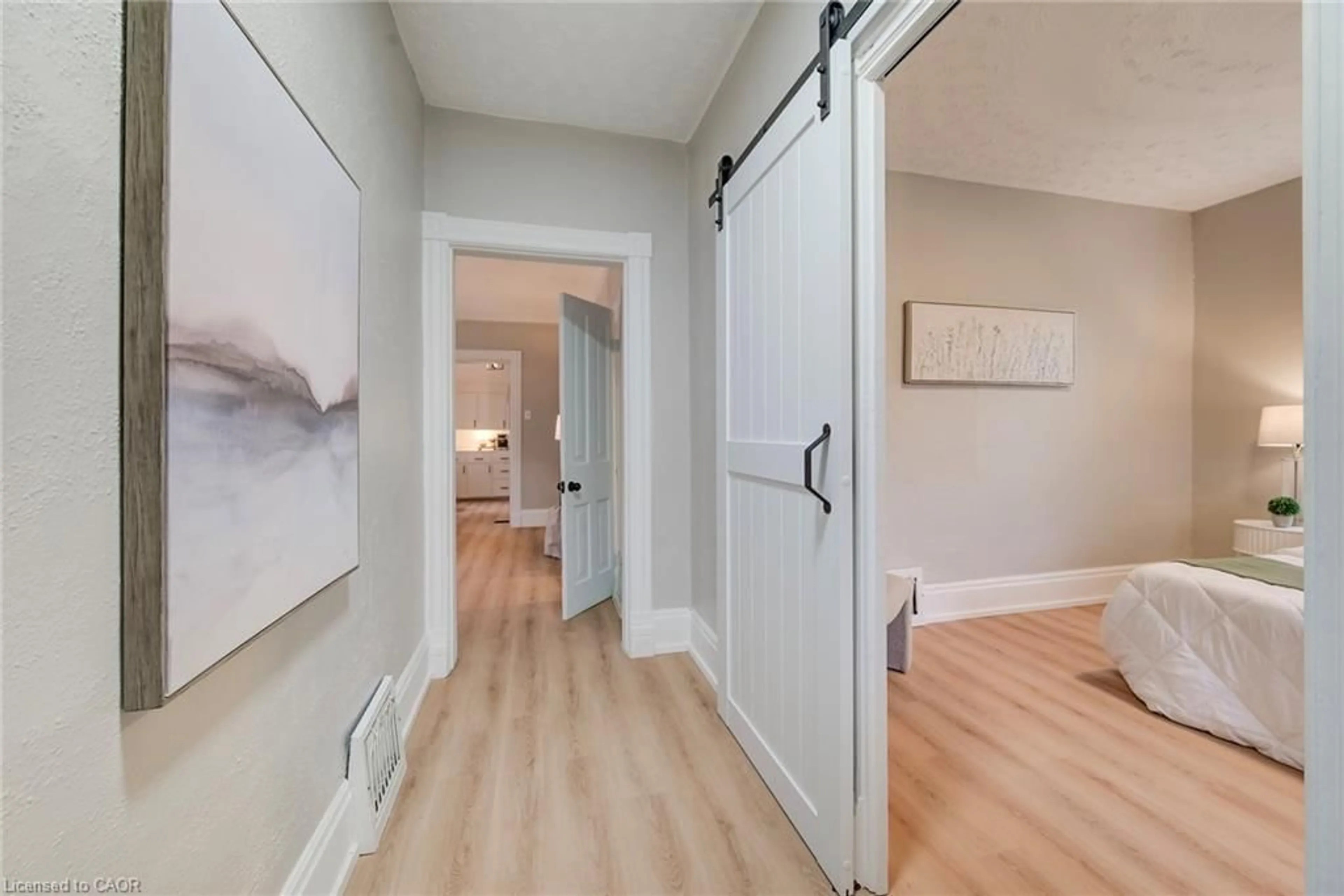 Indoor entryway for 90 John St, Waterloo Ontario N2J 1G1