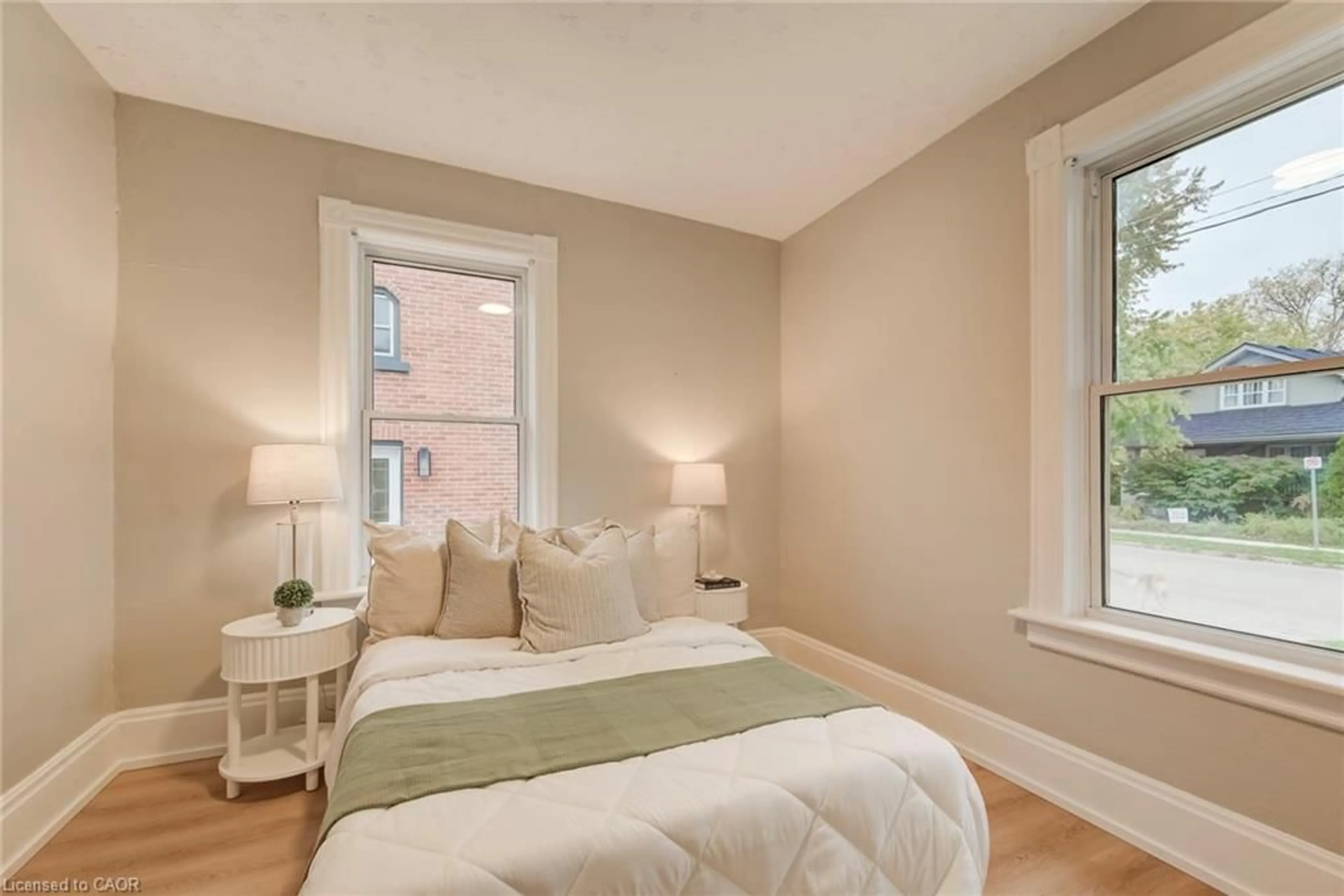 Bedroom with bed, unknown for 90 John St, Waterloo Ontario N2J 1G1