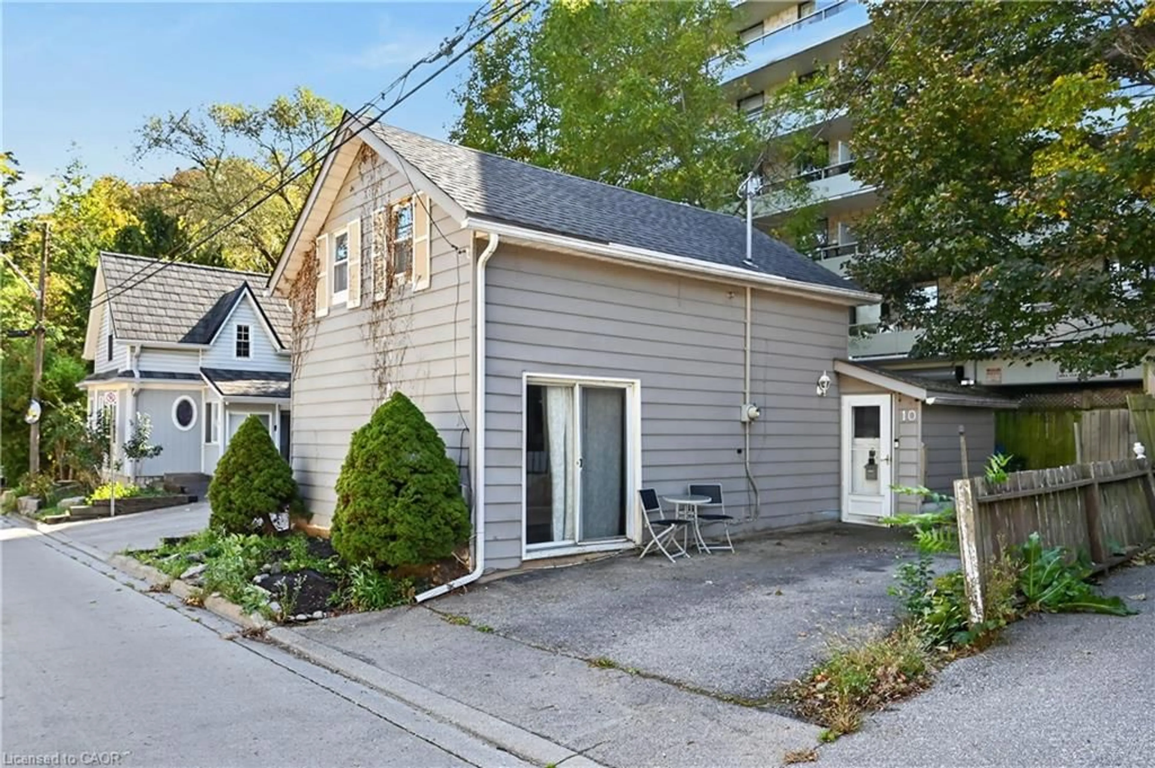 Unknown for 10 Maple Ave, Stoney Creek Ontario L8G 2N9