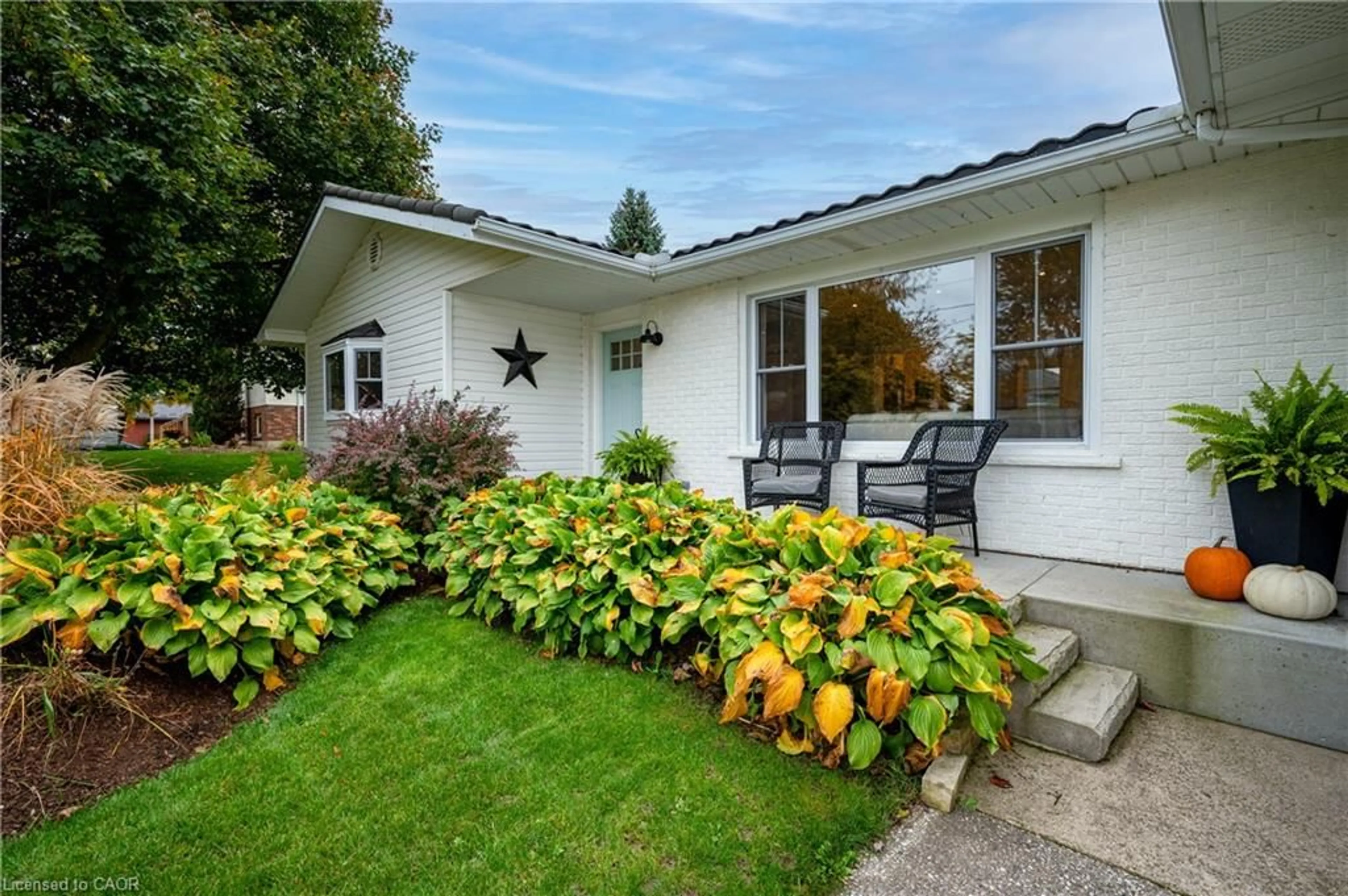Patio, street for 91 Mill St, Milverton Ontario N0K 1M0
