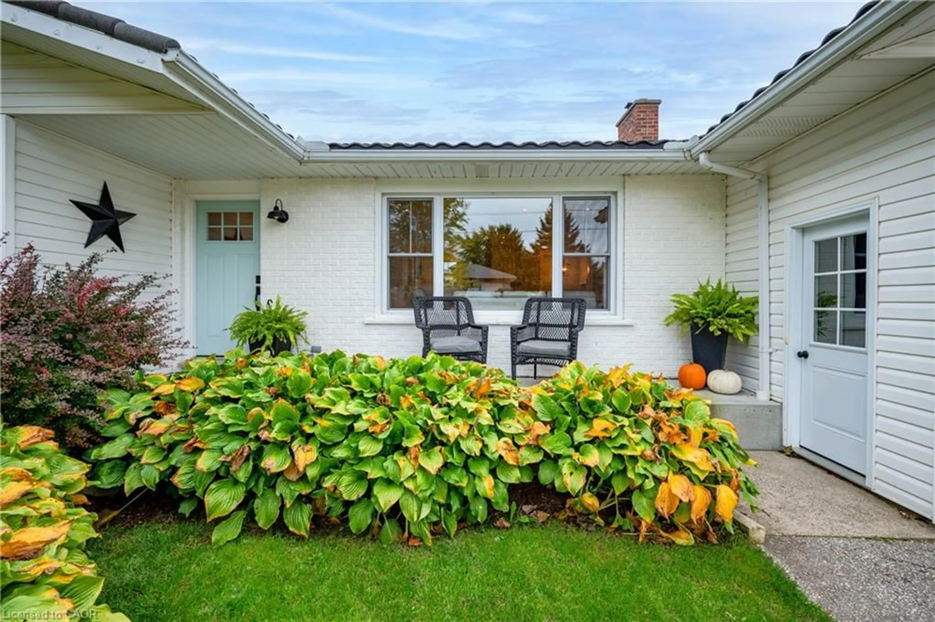 Patio, street for 91 Mill St, Milverton Ontario N0K 1M0