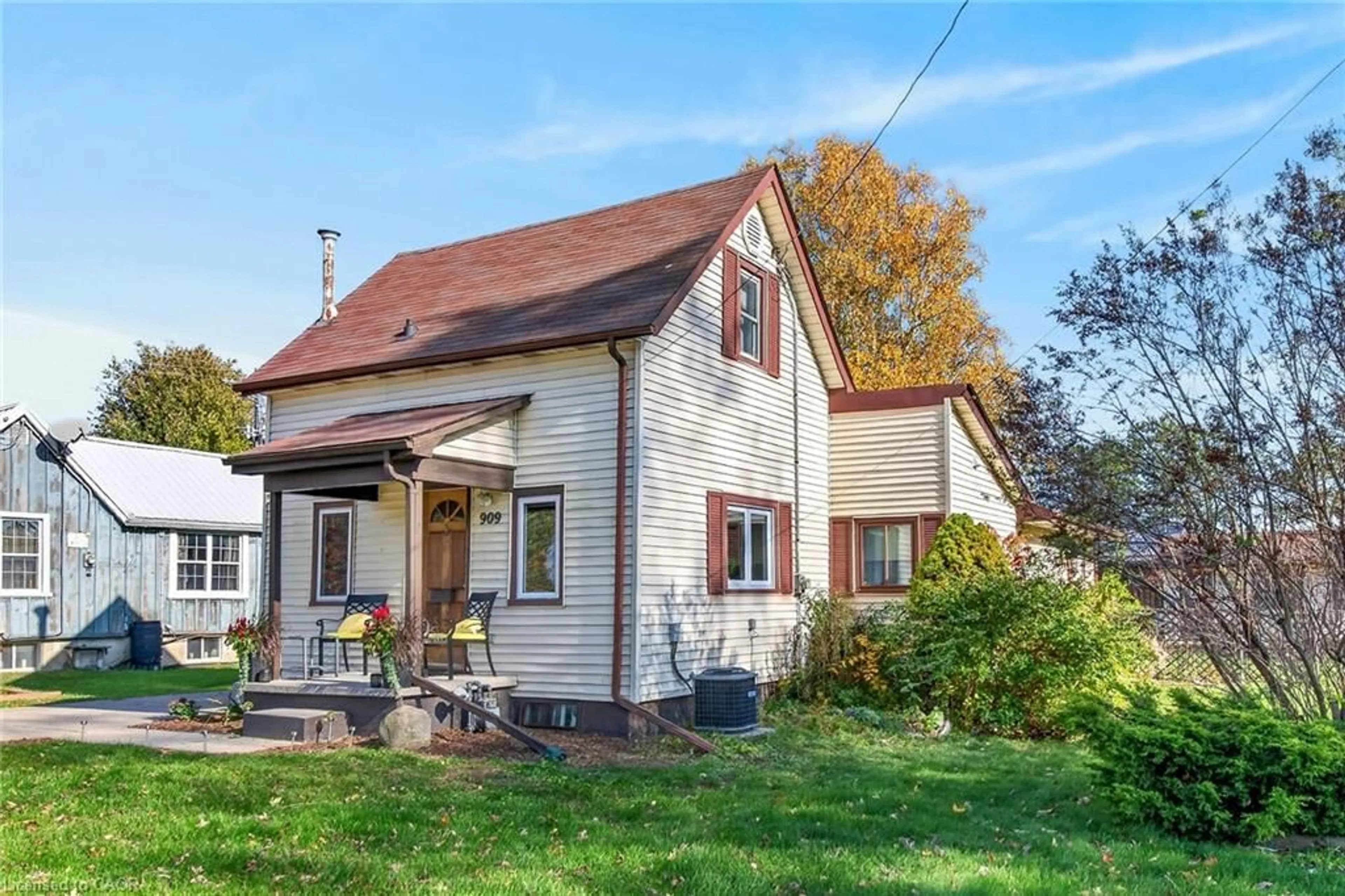 Unknown for 909 Tamarac St, Dunnville Ontario N1A 2E5